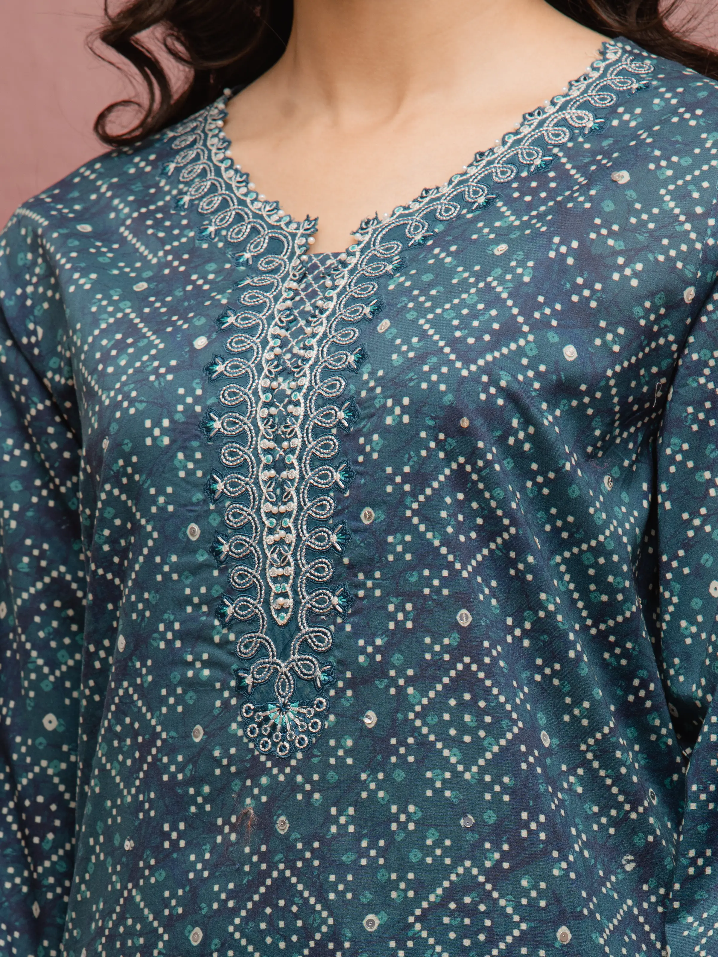 Unstitched Embroidered Cambric Suit - EWU5V2-31047-3P - Image 4
