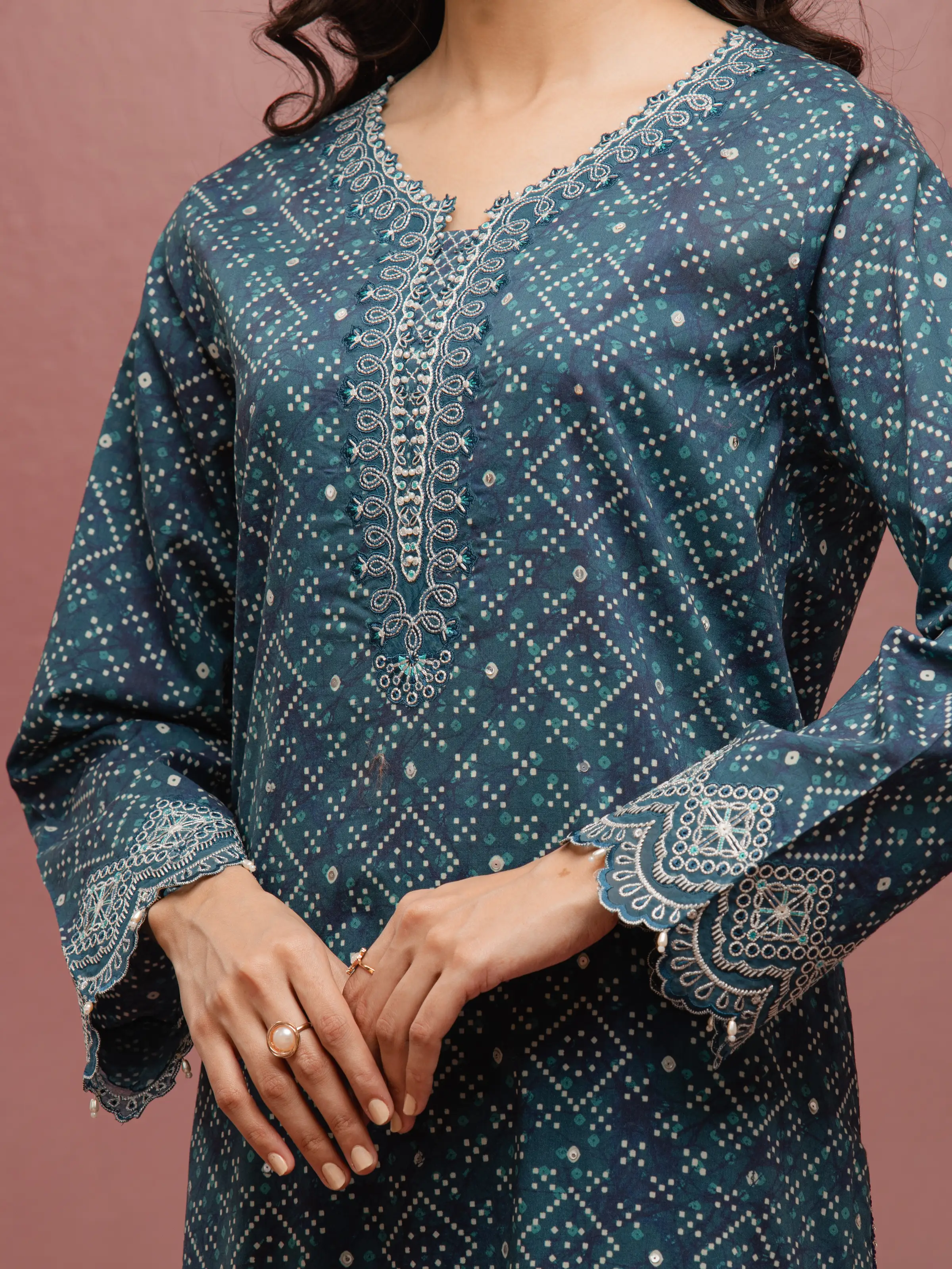 Unstitched Embroidered Cambric Suit - EWU5V2-31047-3P - Image 5