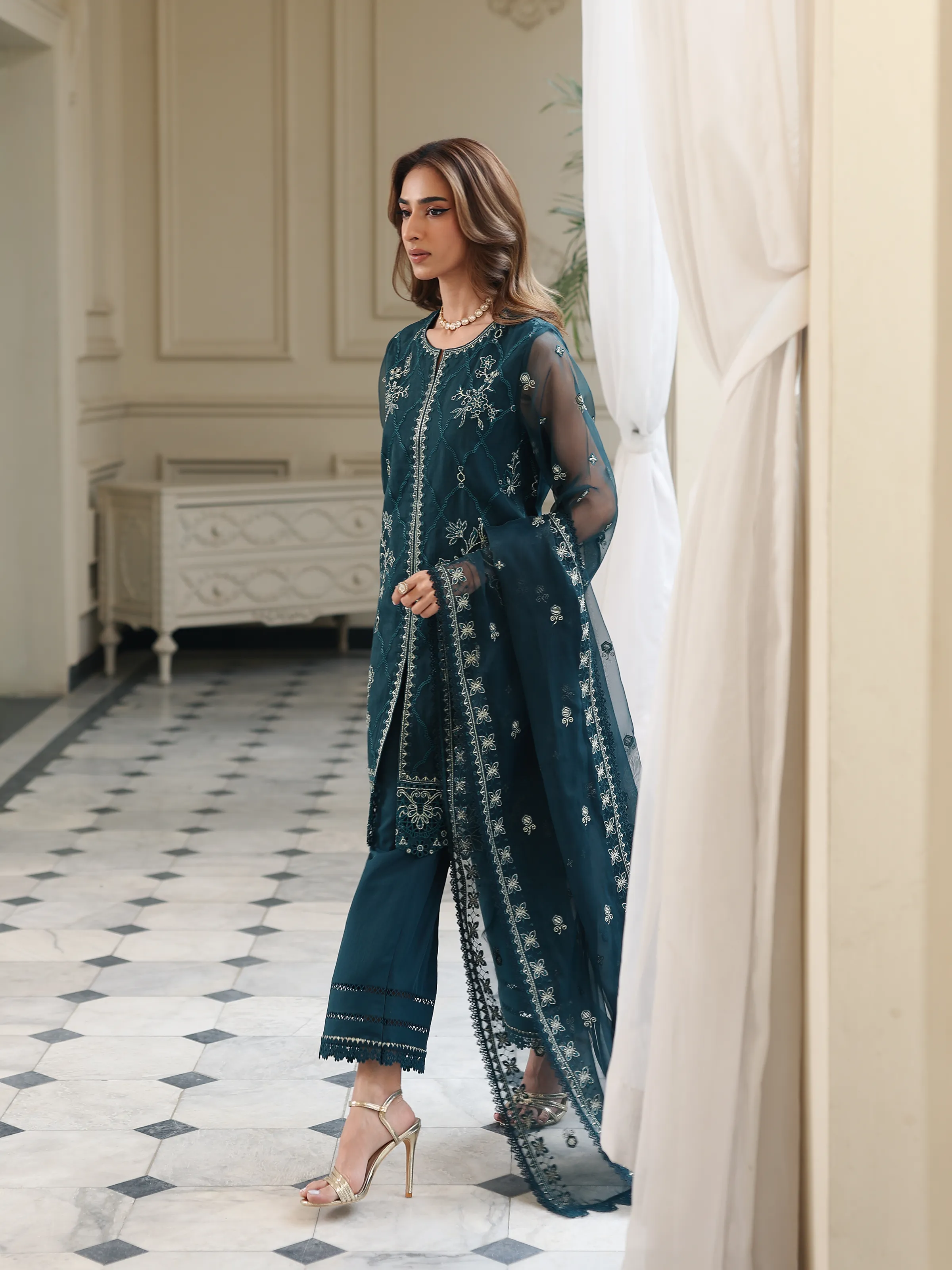 Unstitched Embroidered Organza Suit - EWU5V4-31273-3P - Image 3