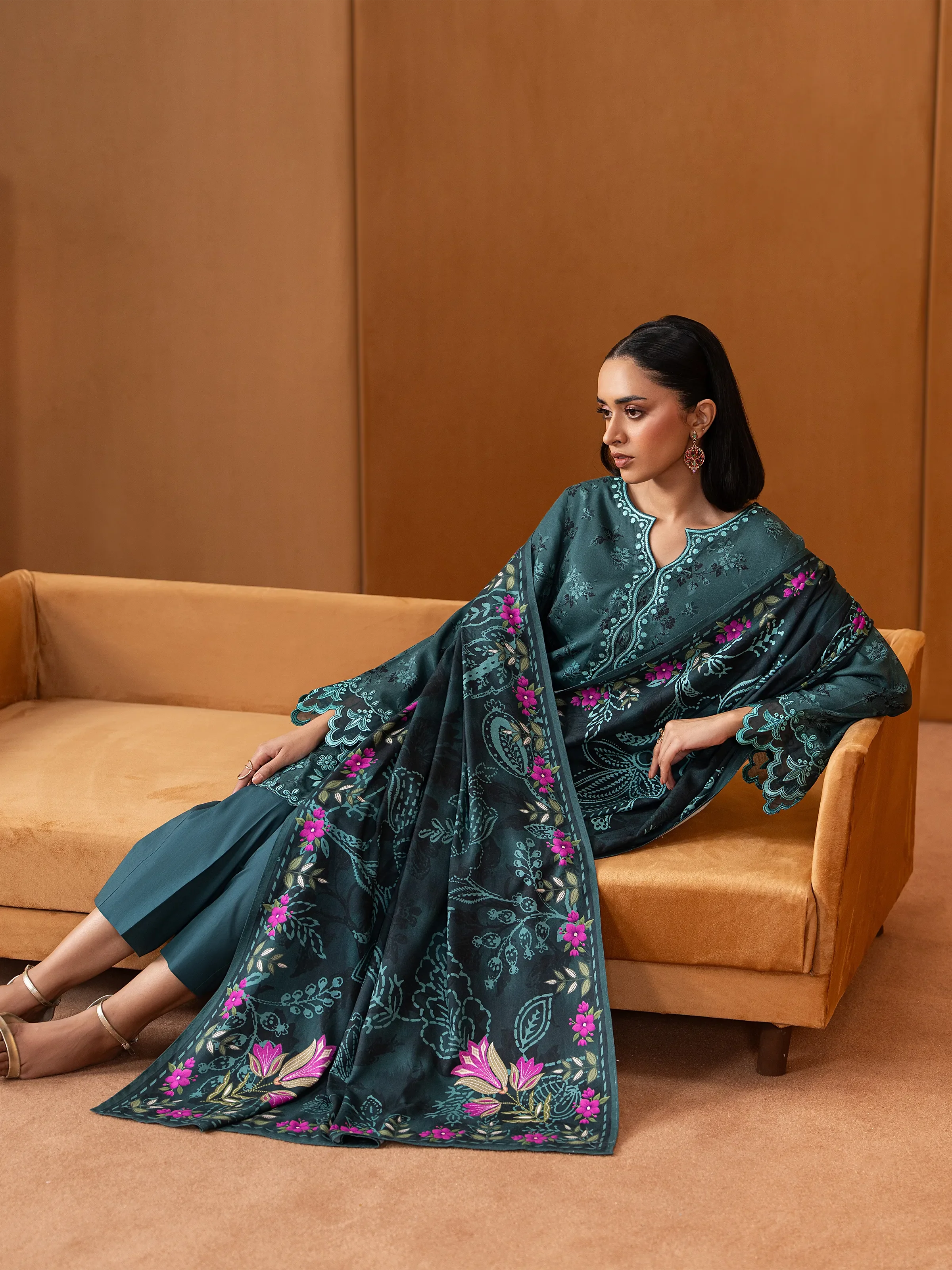 Unstitched Embroidered Twill Viscose Suit - EWU5V20-32084-3P - Image 4