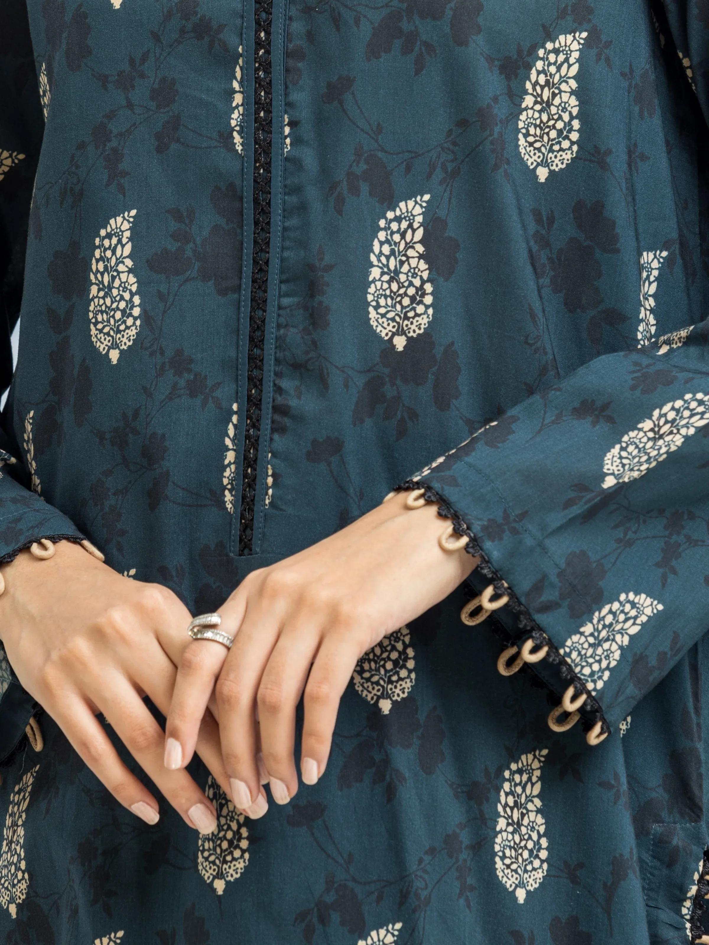 Unstitched Printed Khaddar Suit - EWU24A3-29649-3P - Image 4