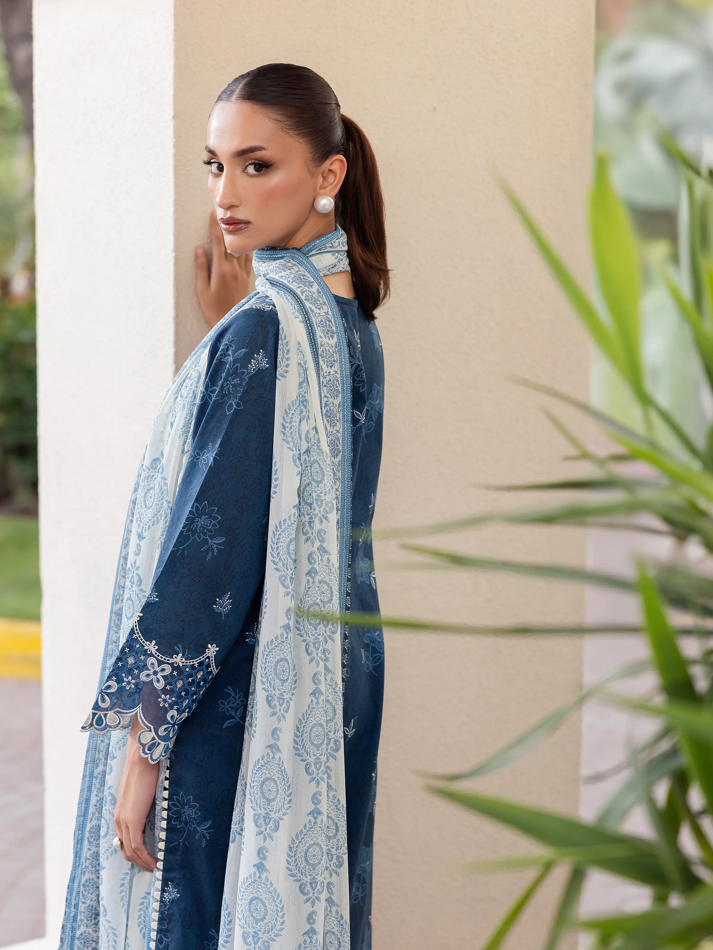 Unstitched Embroidered Lawn Suit - EWU5V1-31401-3P - Image 4