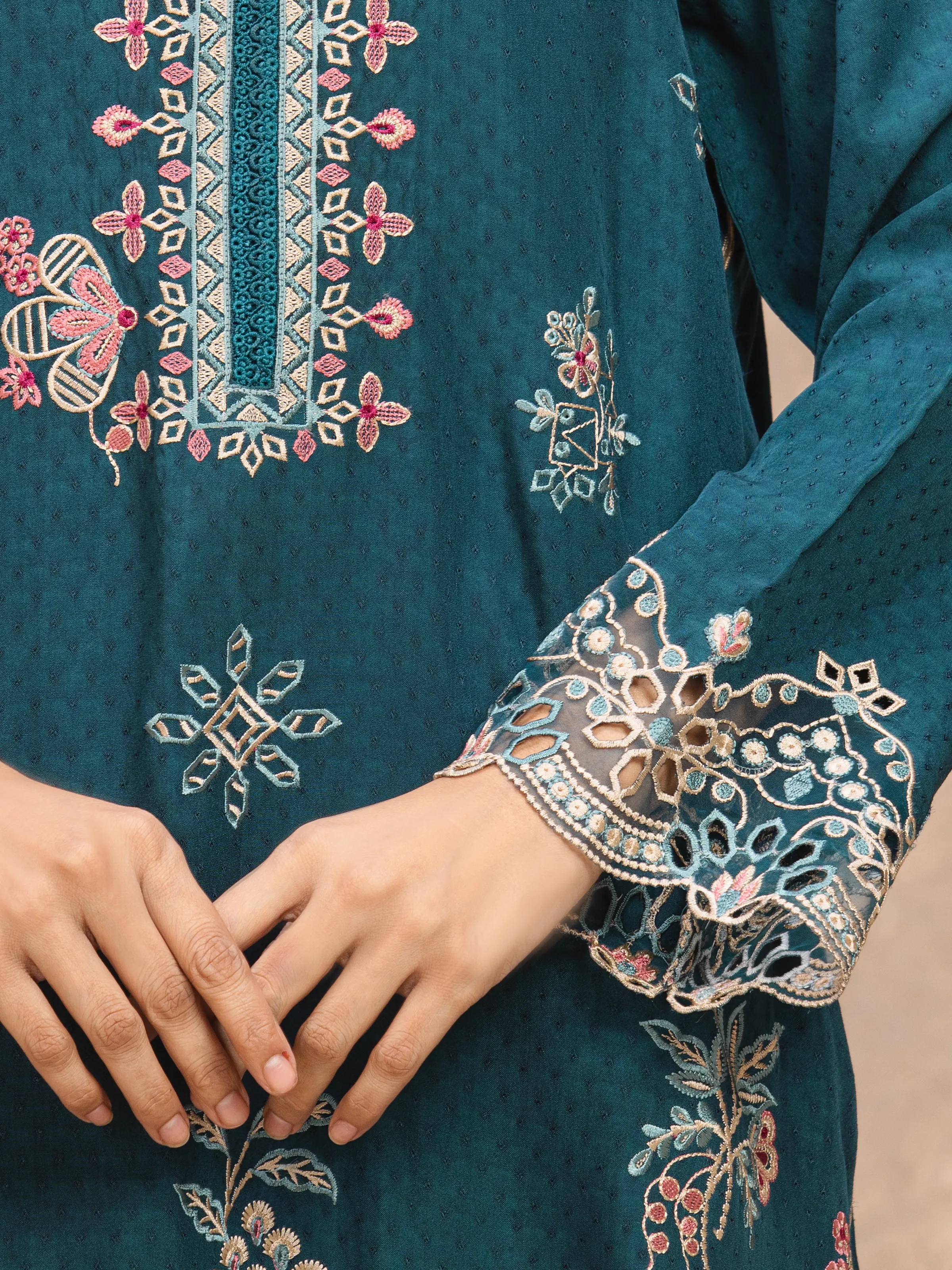 Unstitched Embroidered Viscose Suit - EWU5V19-32027-3P - Image 4