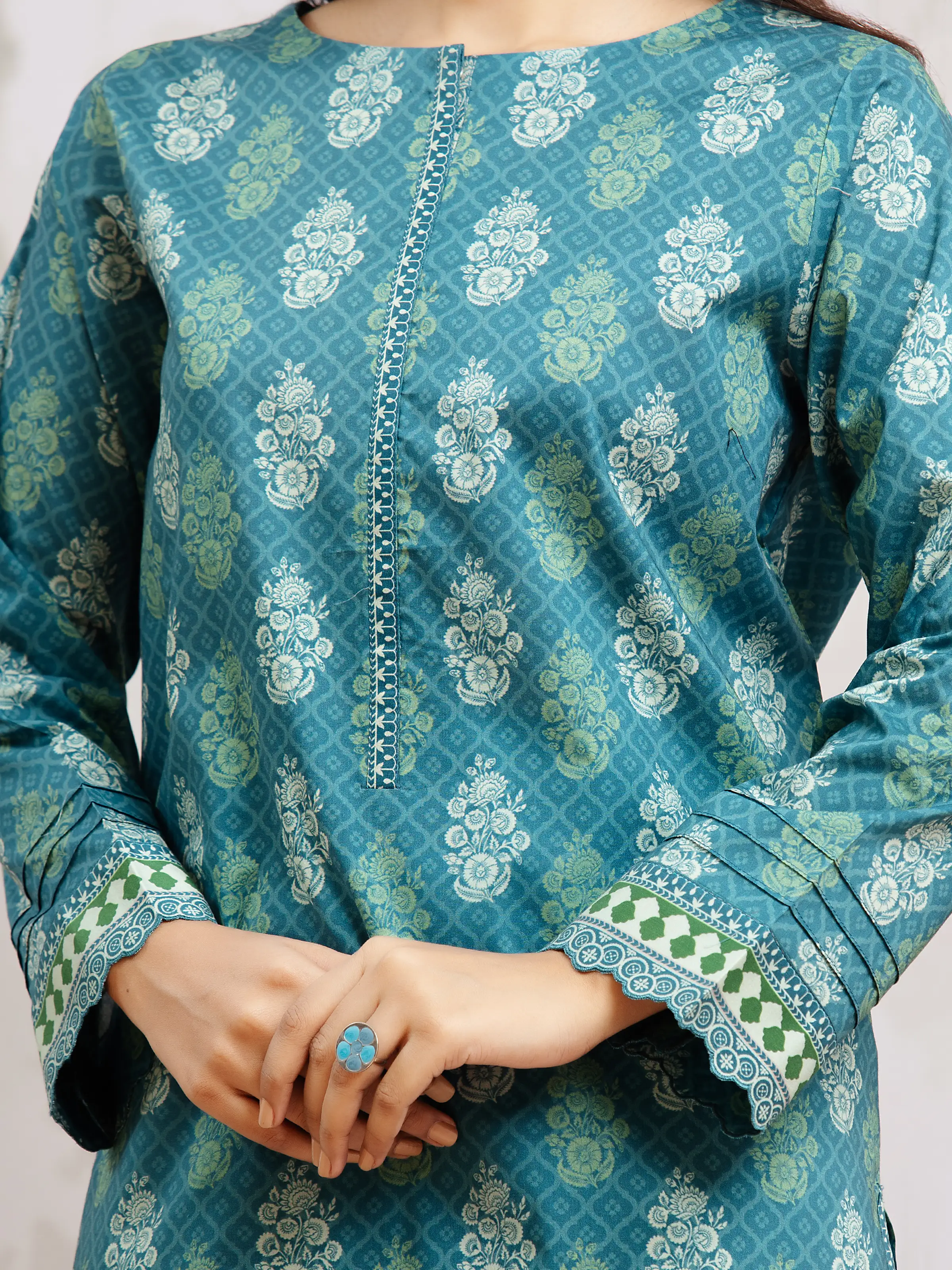 Unstitched Printed Khaddar Suit - EWU24A3-29618-3P - Image 4