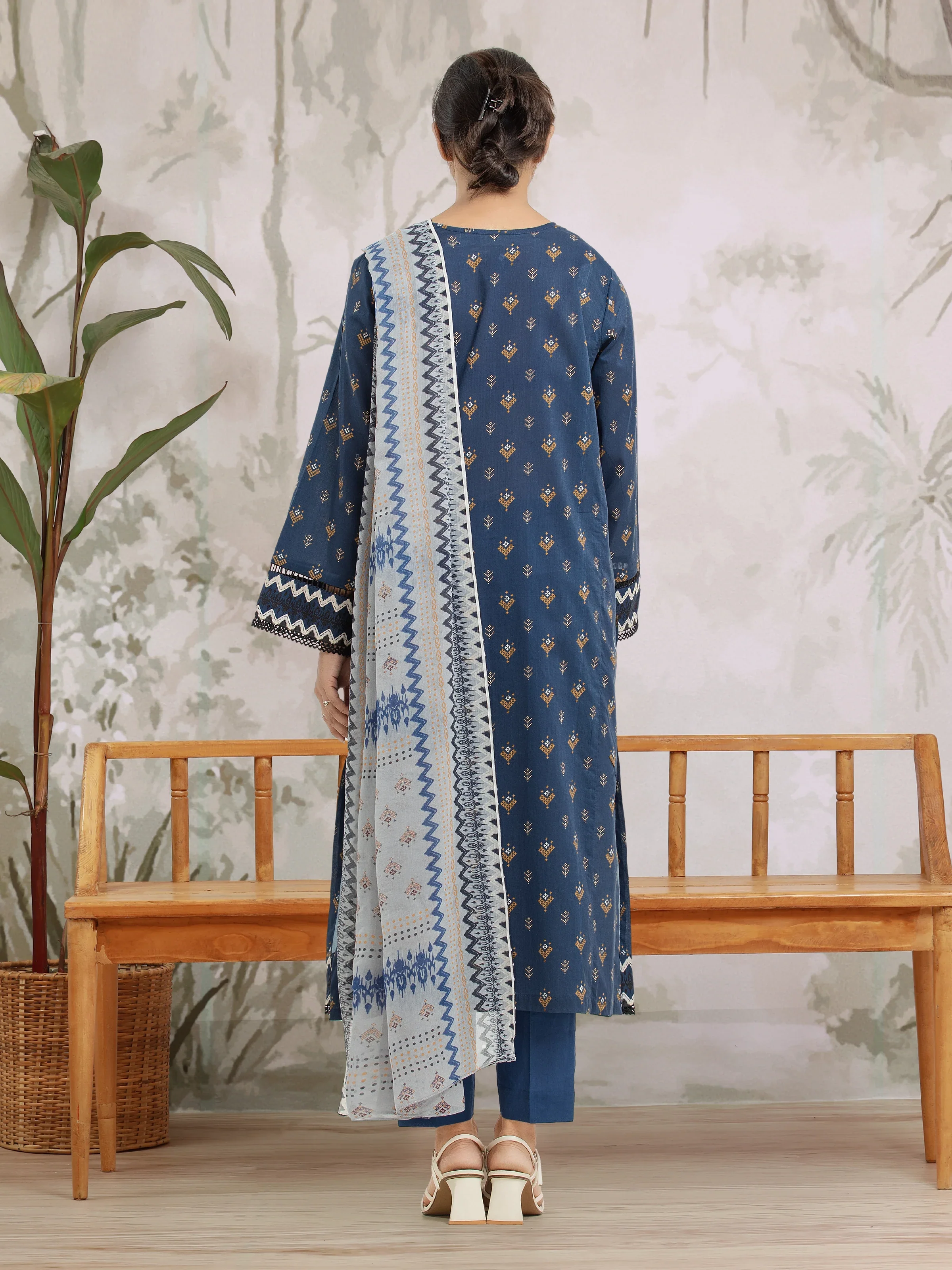 Unstitched Printed Khaddar Suit - EWU24M2-196-3P - Image 2