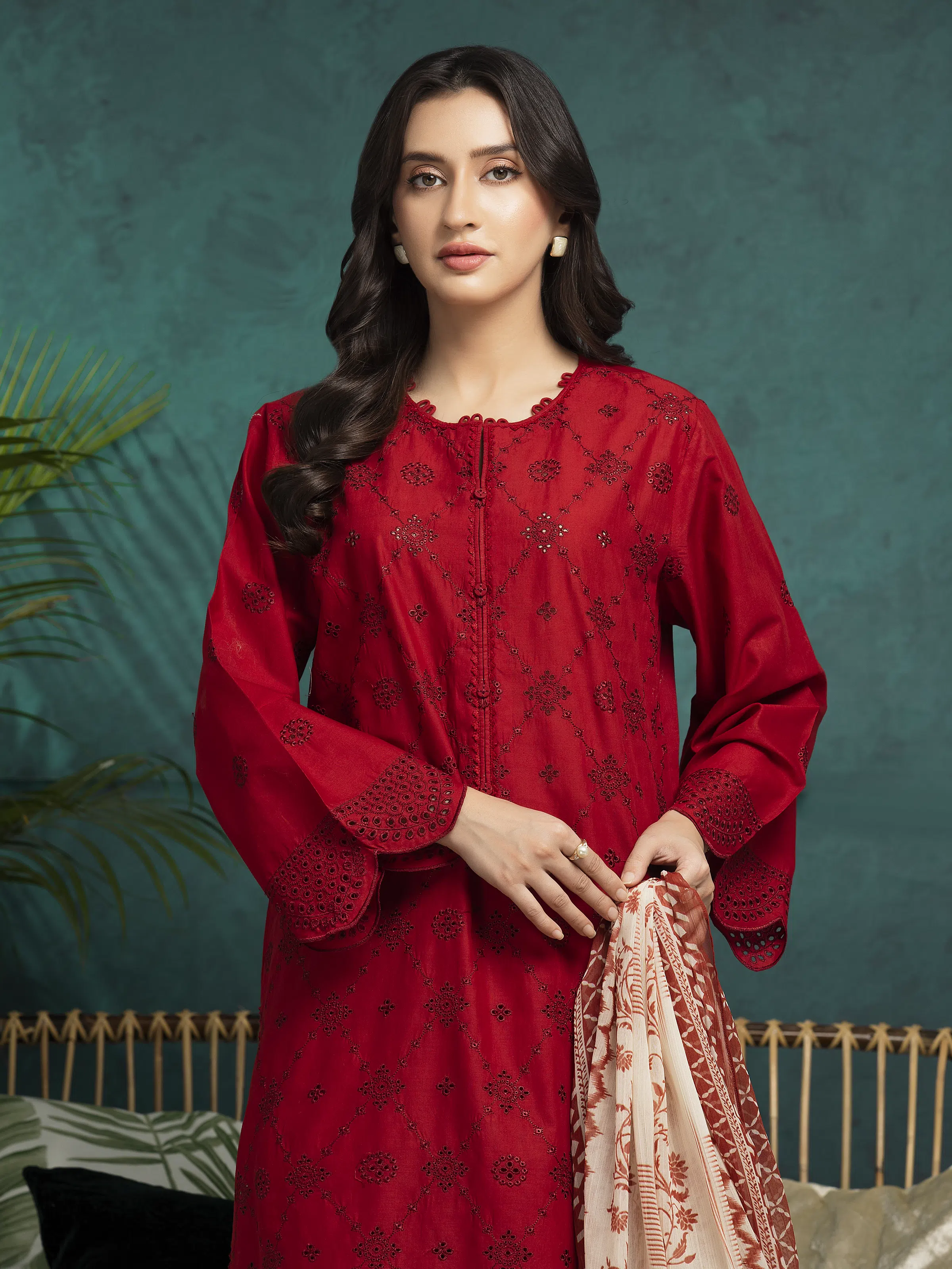 Unstitched Embroidered Cambric Suit - EWU5V2-31029-3P - Image 4
