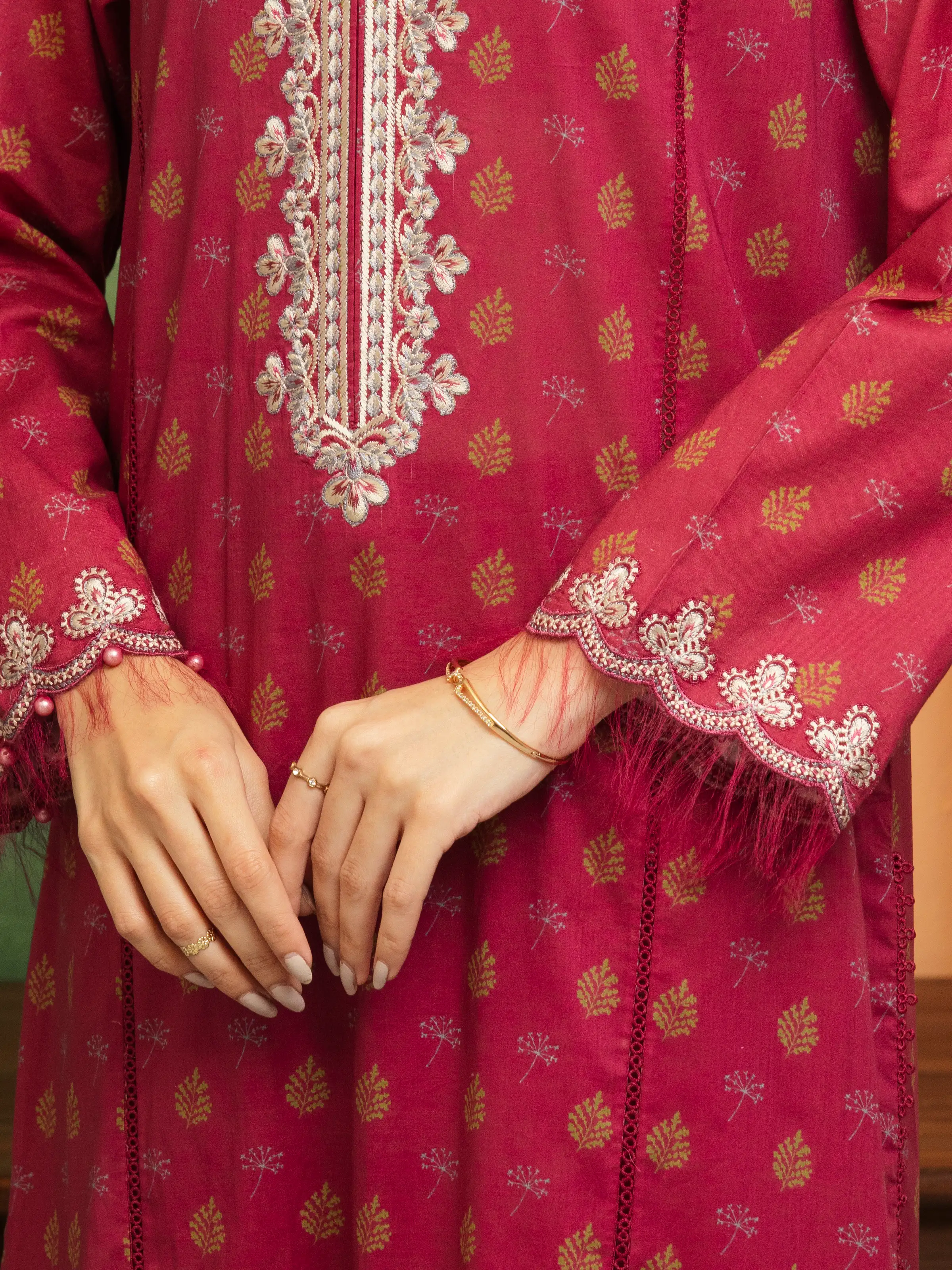 Unstitched Embroidered Lawn Suit - EWU5V1-31080-3P - Image 4