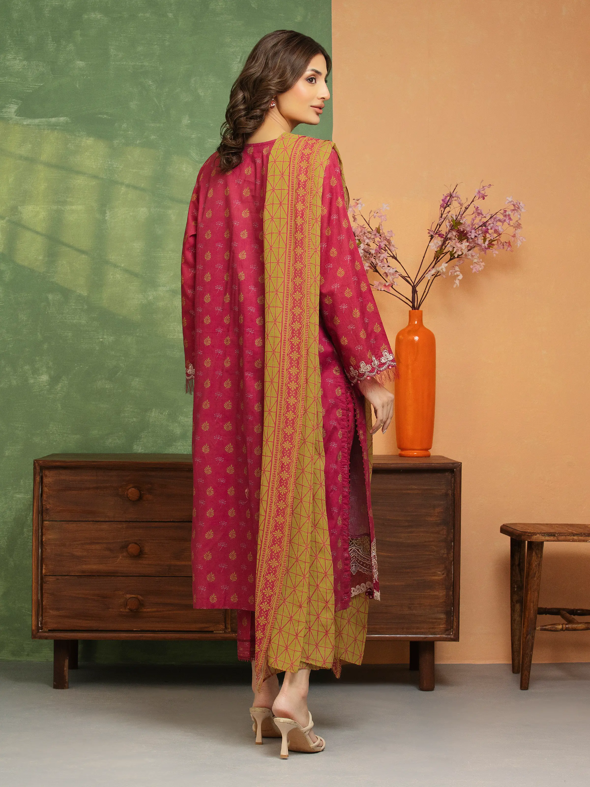 Unstitched Embroidered Lawn Suit - EWU5V1-31080-3P - Image 5