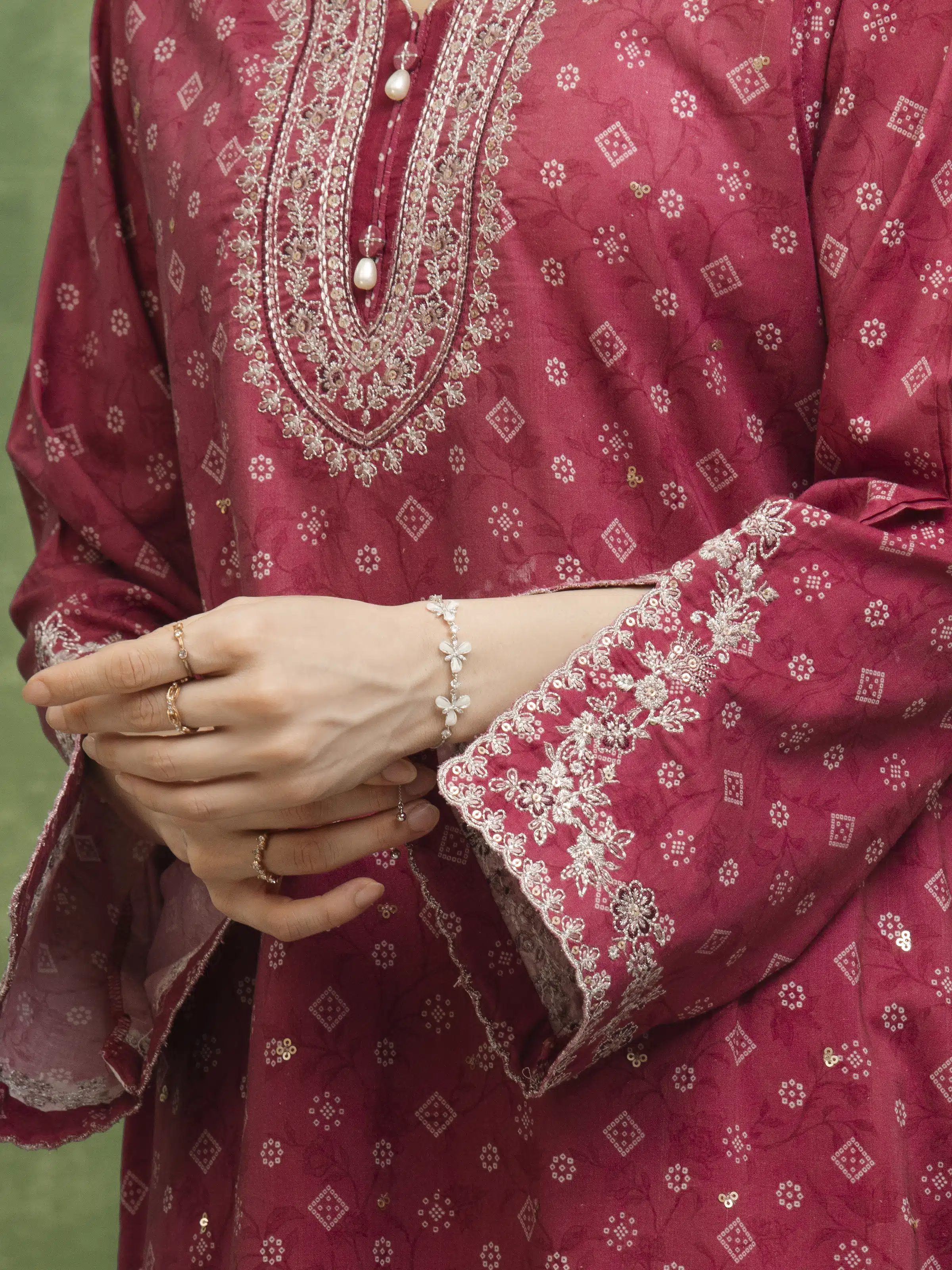 Unstitched Embroidered Lawn Suit - EWU5V1-31431-3P - Image 5