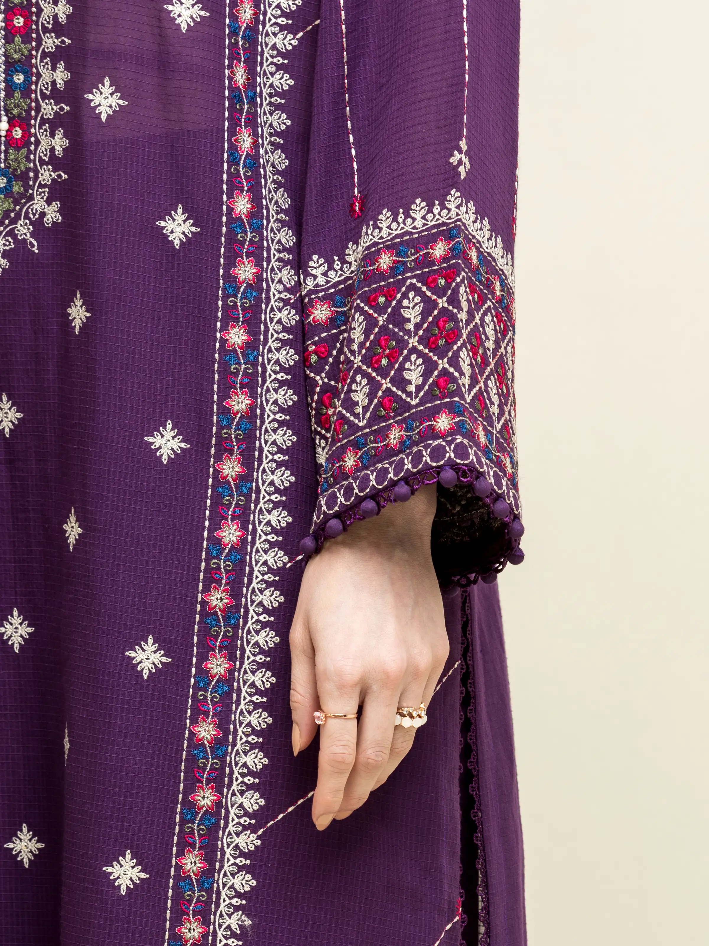 Unstitched Embroidered Lawn Suit - EWU5V1-31241-3P - Image 4