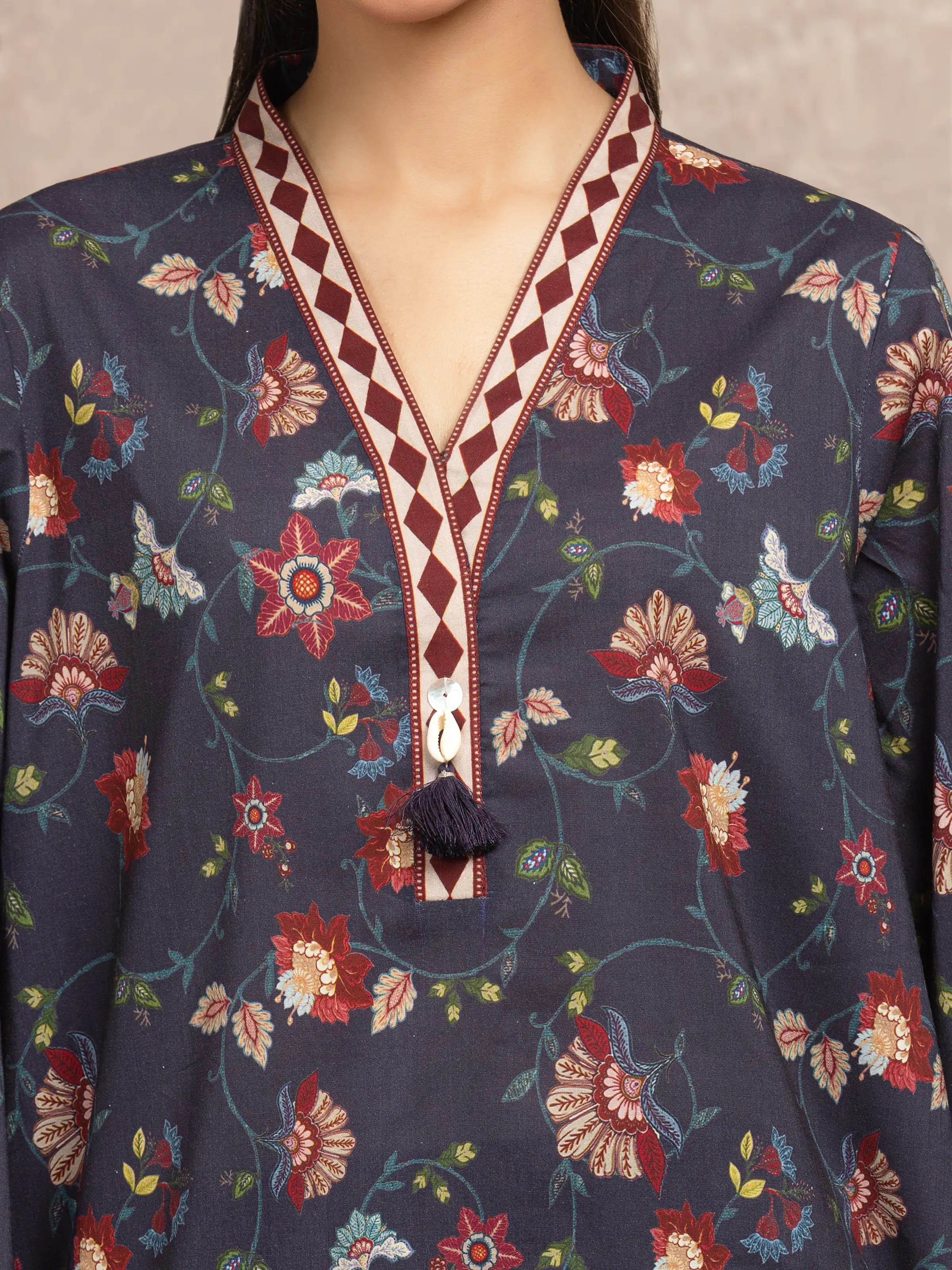 Unstitched Printed Khaddar Suit - EWU5A3-36028-3P - Image 3