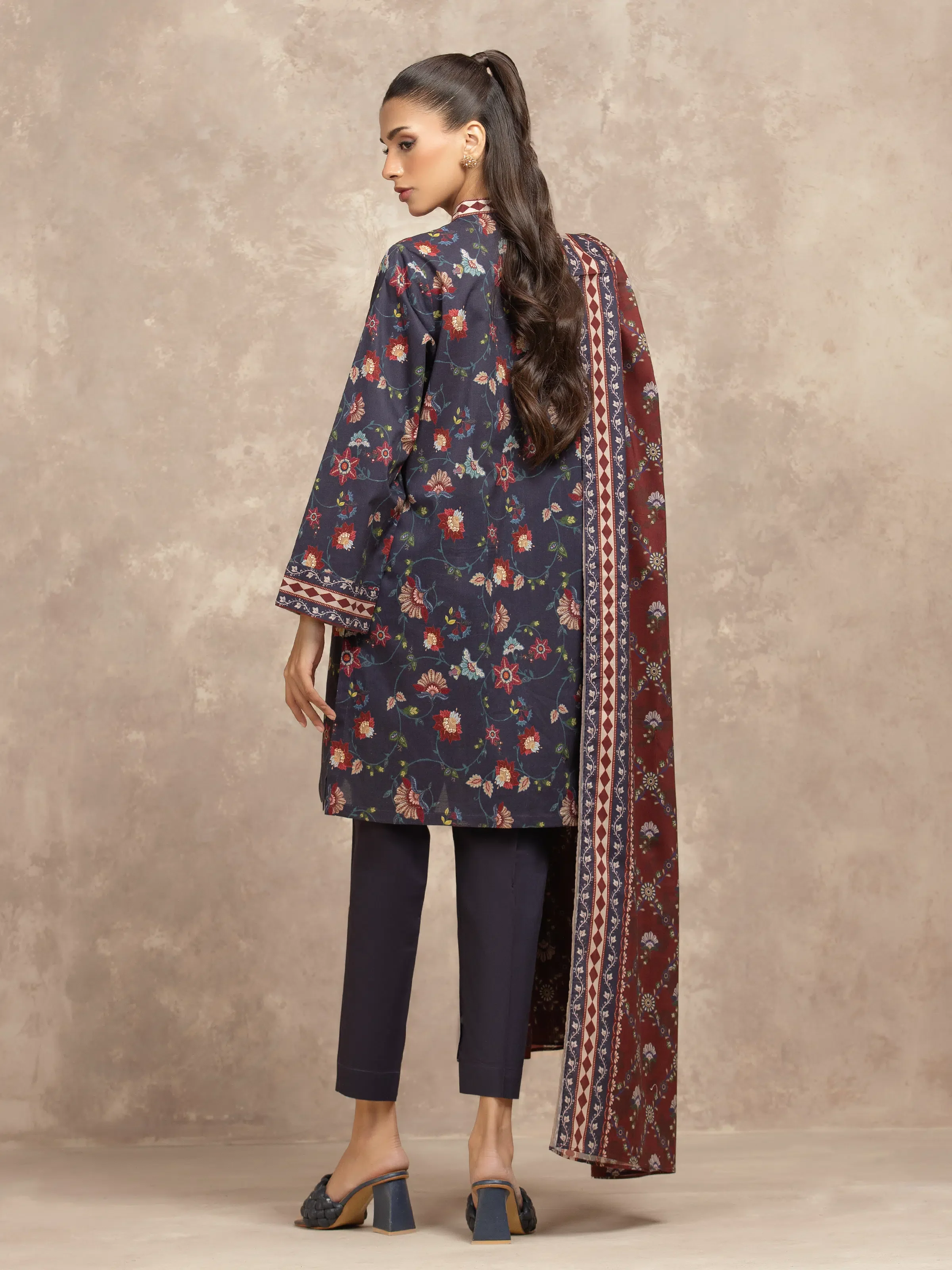 Unstitched Printed Khaddar Suit - EWU5A3-36028-3P - Image 6