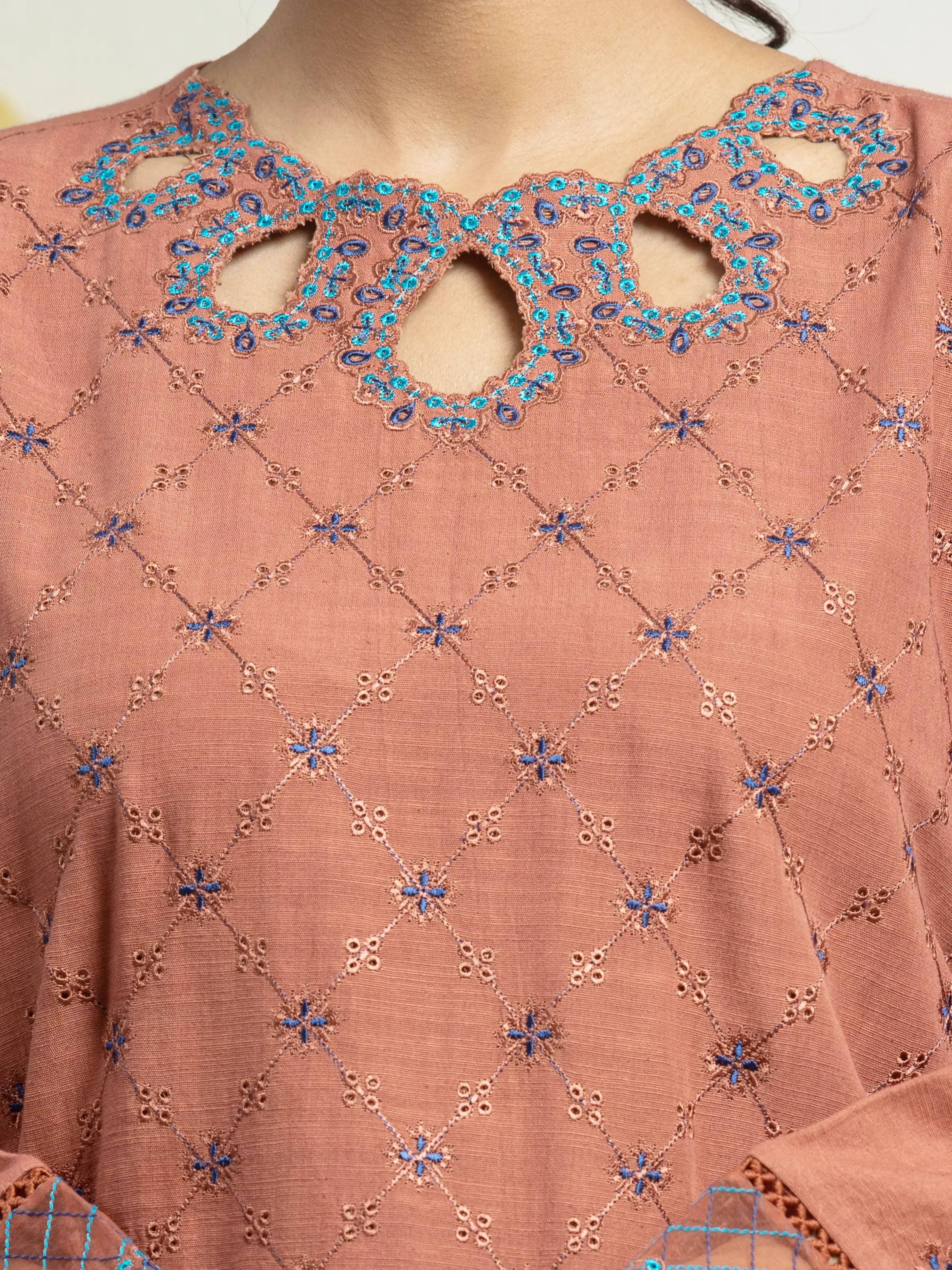 Unstitched Embroidered Marina Twill Suit - EWU24V14-30216-3P - Image 4