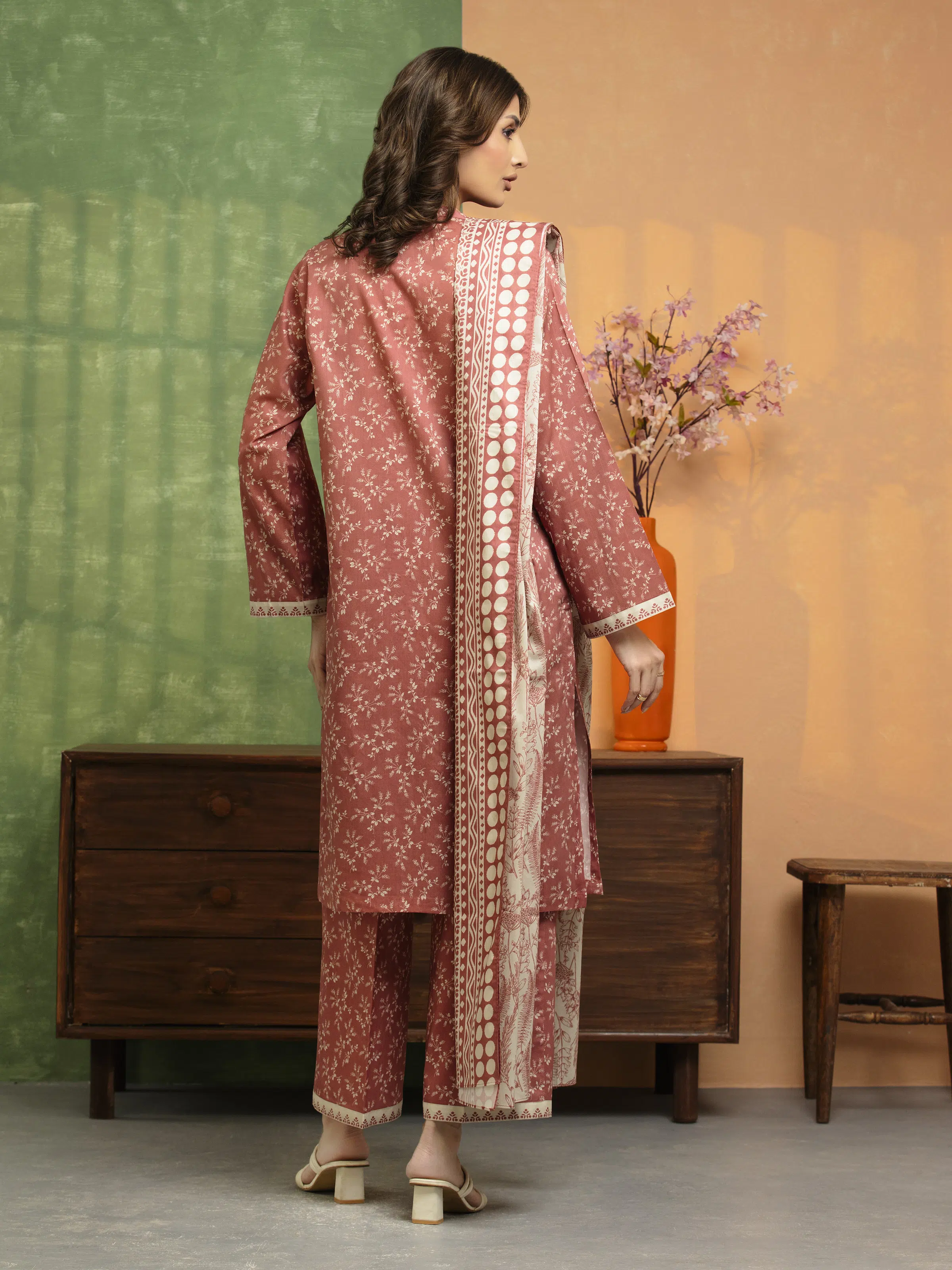 Unstitched Printed Lawn Suit - EWU5A1-35157-3P - Image 5