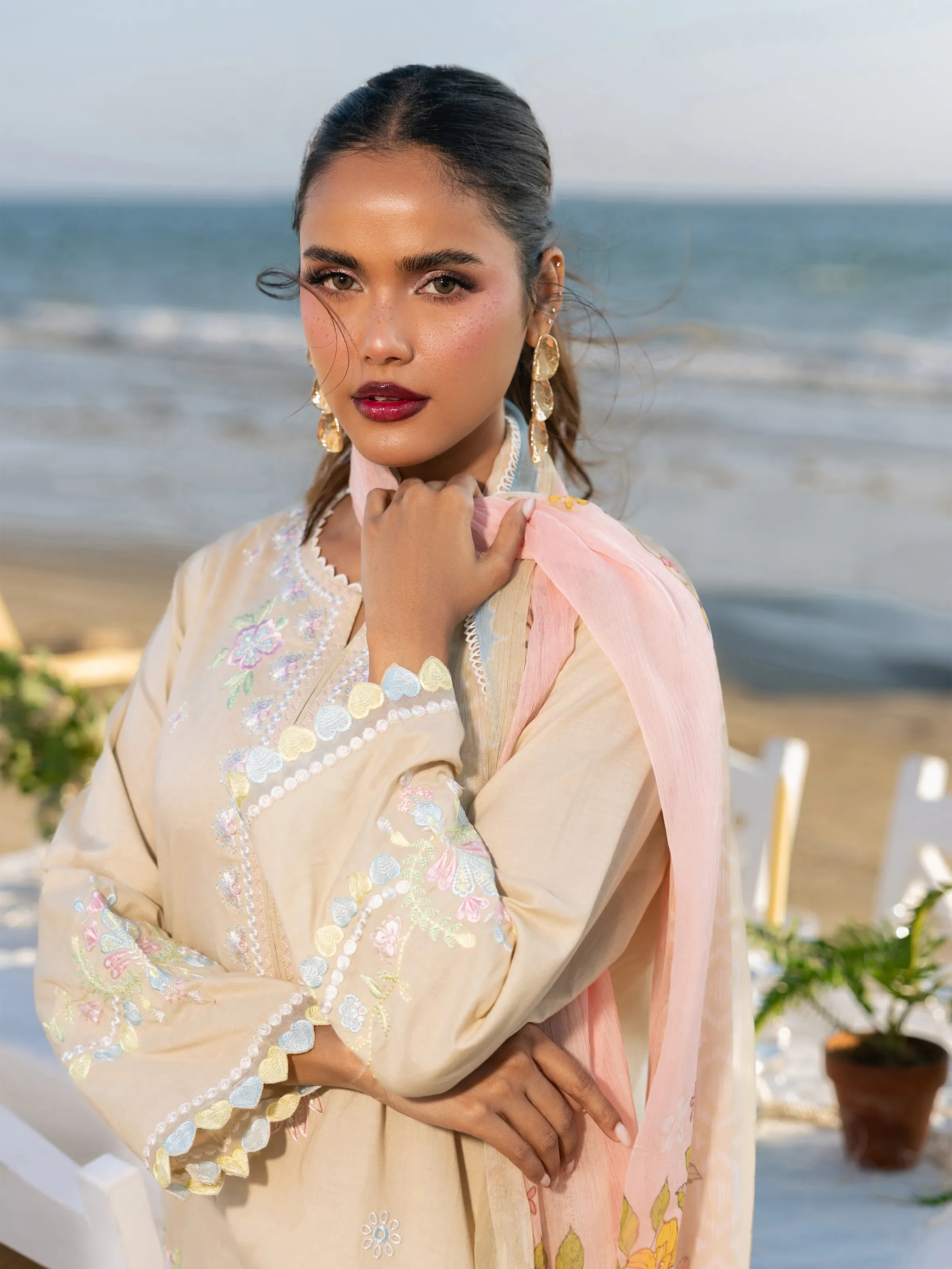 Unstitched Embroidered Cambric Suit - EWU6V2-33446-3P - Image 2