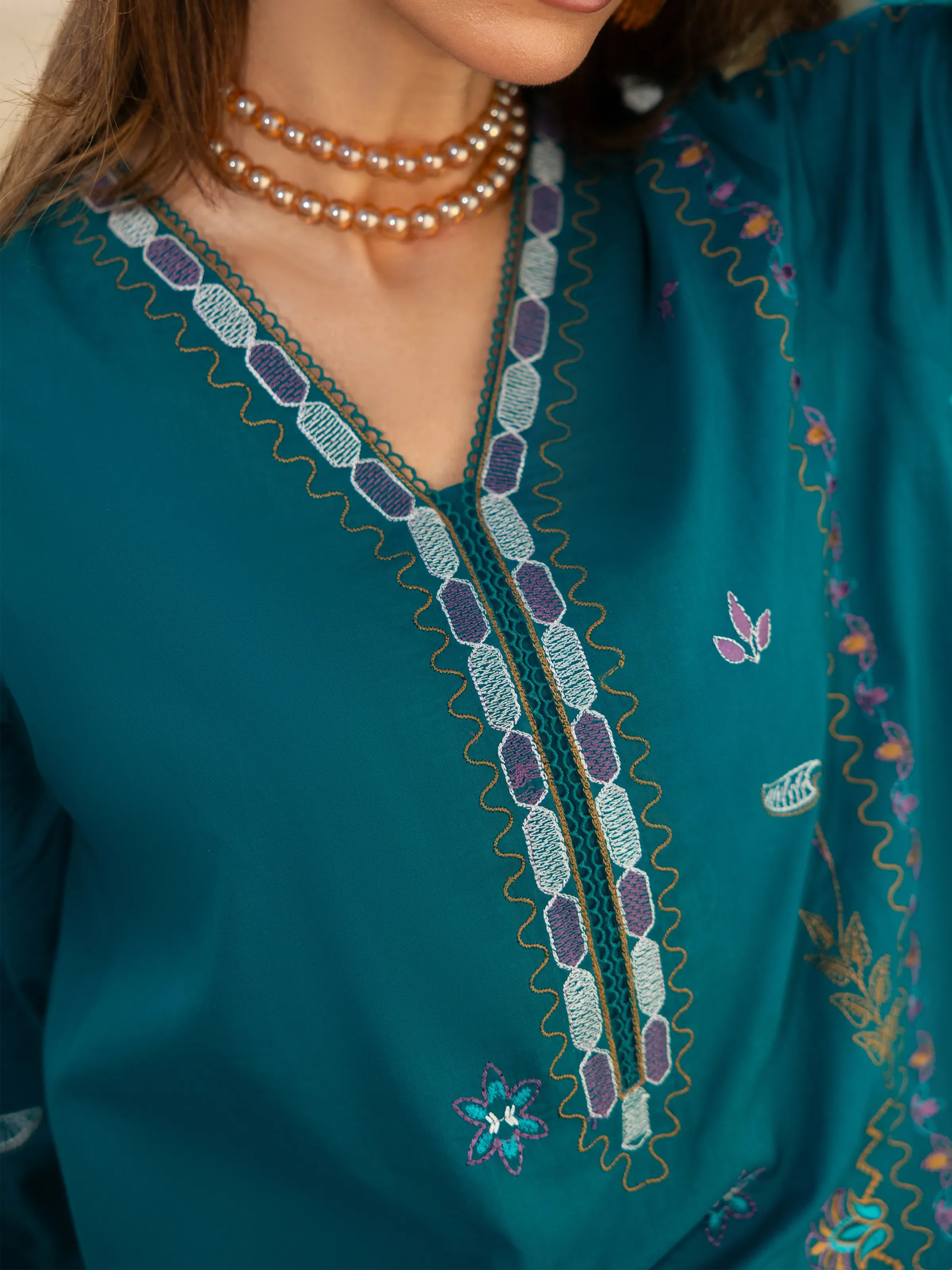 Unstitched Embroidered Cambric Suit - EWU6V2-33450-3P - Image 5