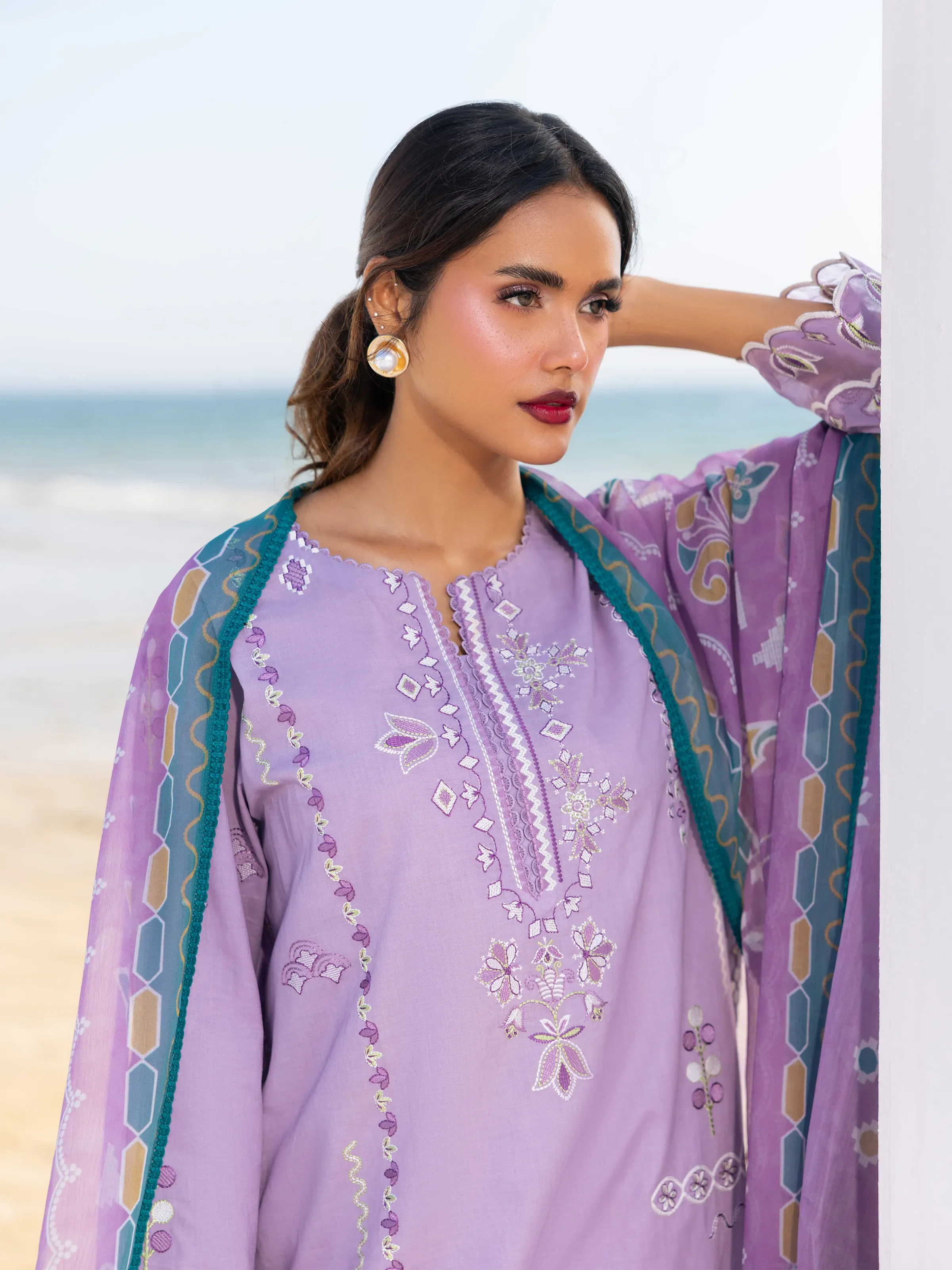Unstitched Embroidered Cambric Suit - EWU6V2-33451-3P - Image 2