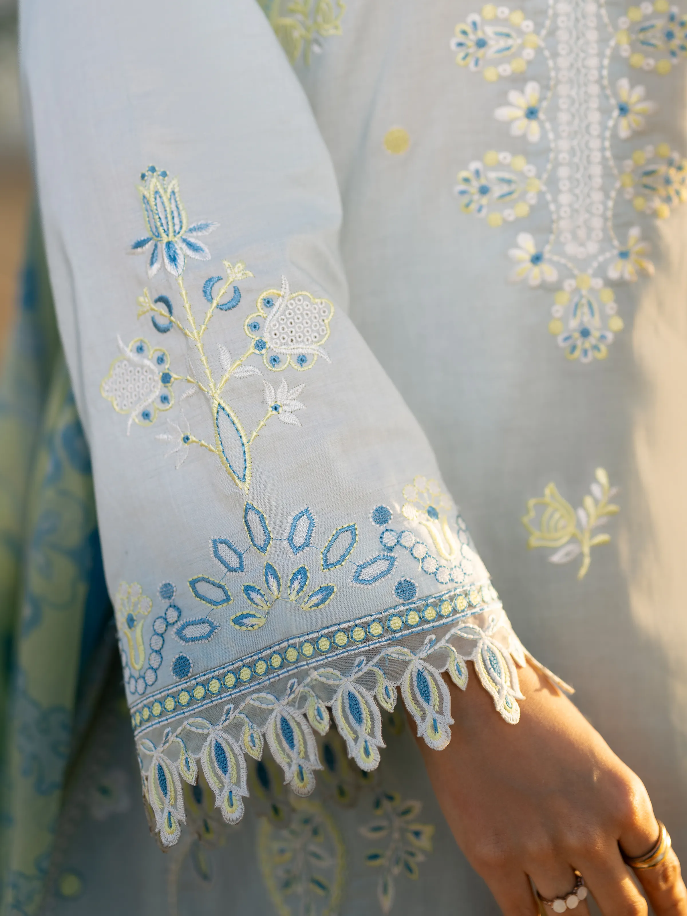 Unstitched Embroidered Cambric Suit - EWU6V2-33454-3P - Image 4