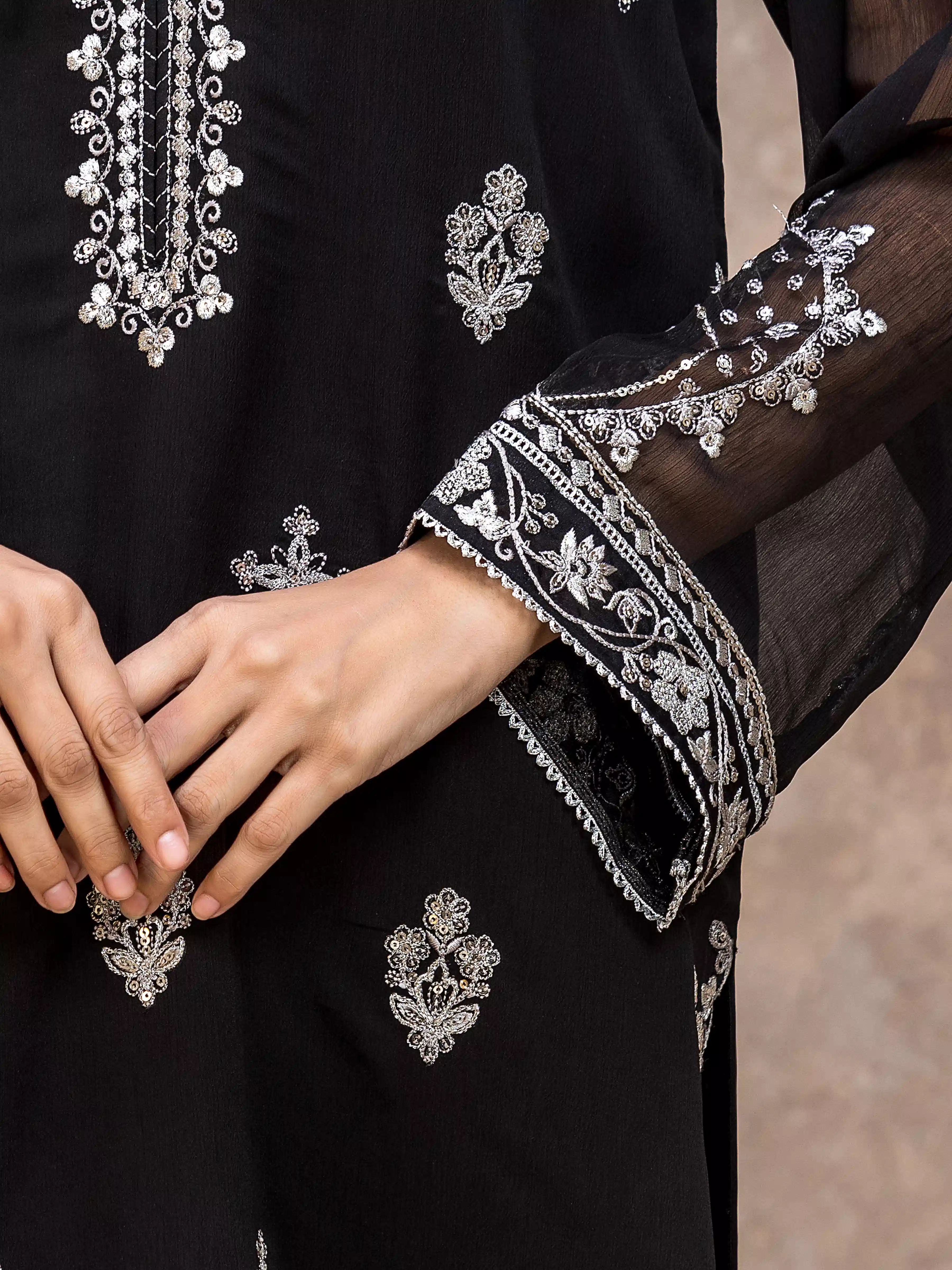 Unstitched Embroidered Chiffon Suit - EWU5V5-31304-3P - Image 4