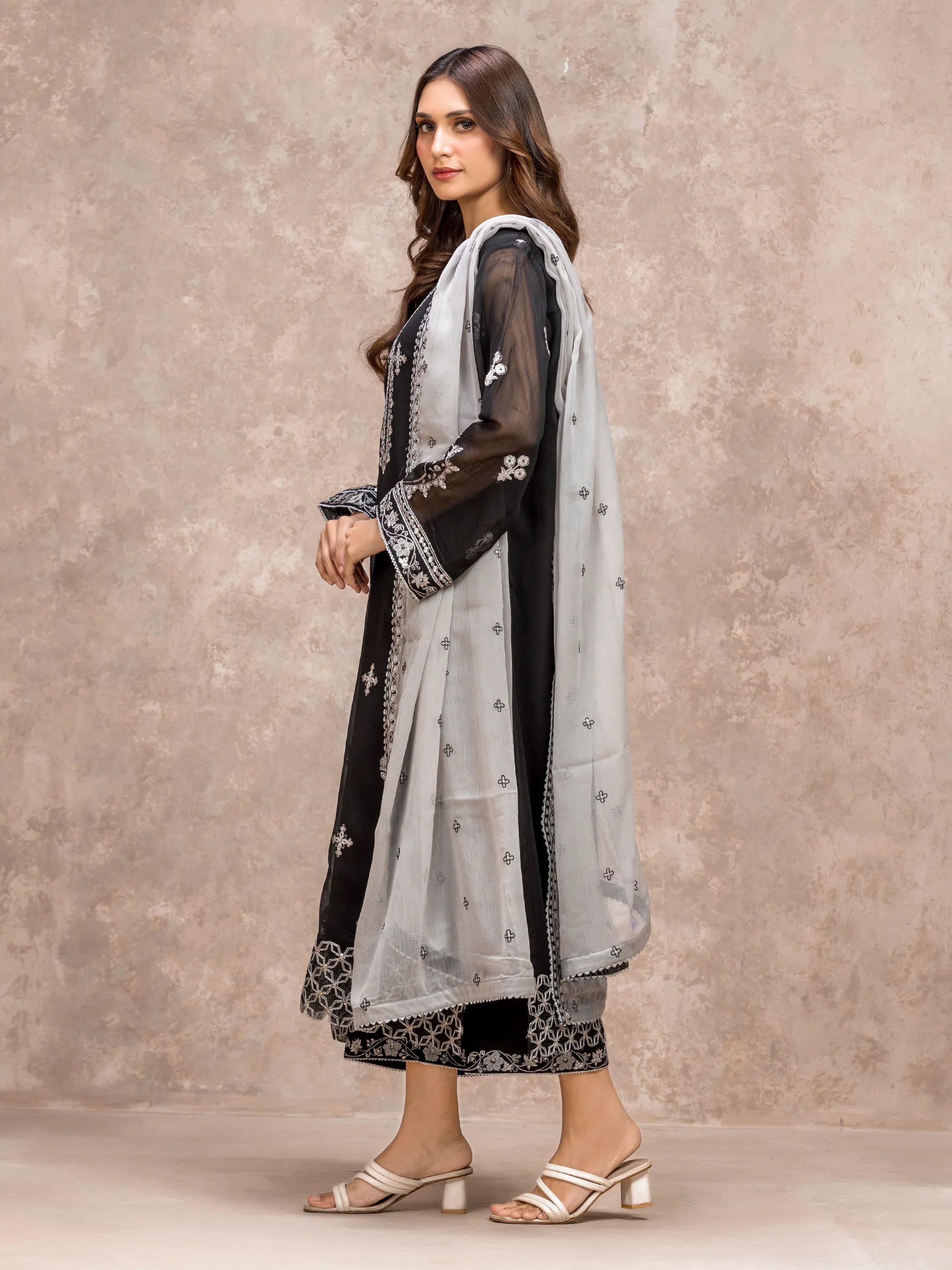 Unstitched Embroidered Chiffon Suit - EWU5V5-31304-3P - Image 5