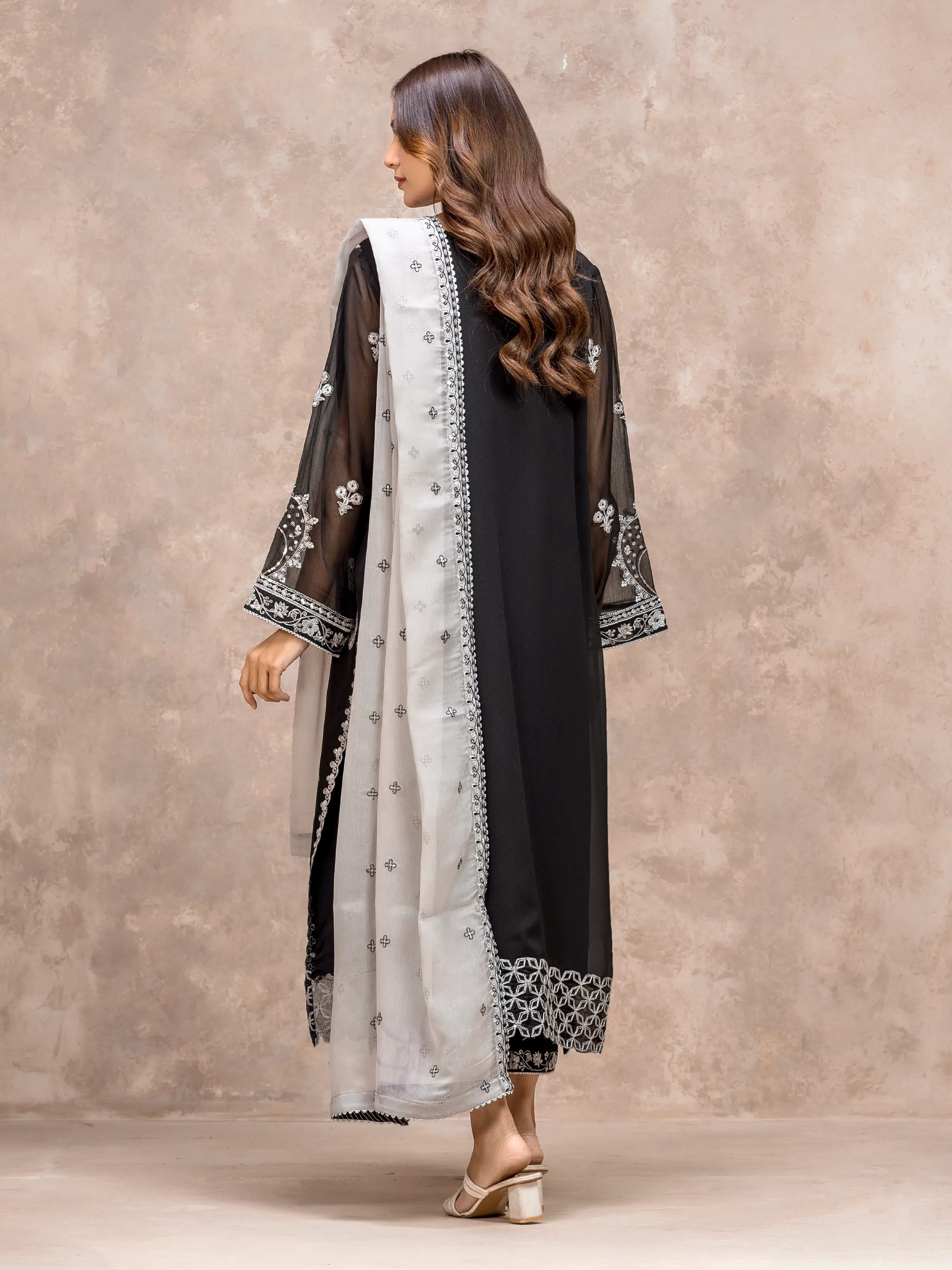 Unstitched Embroidered Chiffon Suit - EWU5V5-31304-3P - Image 6