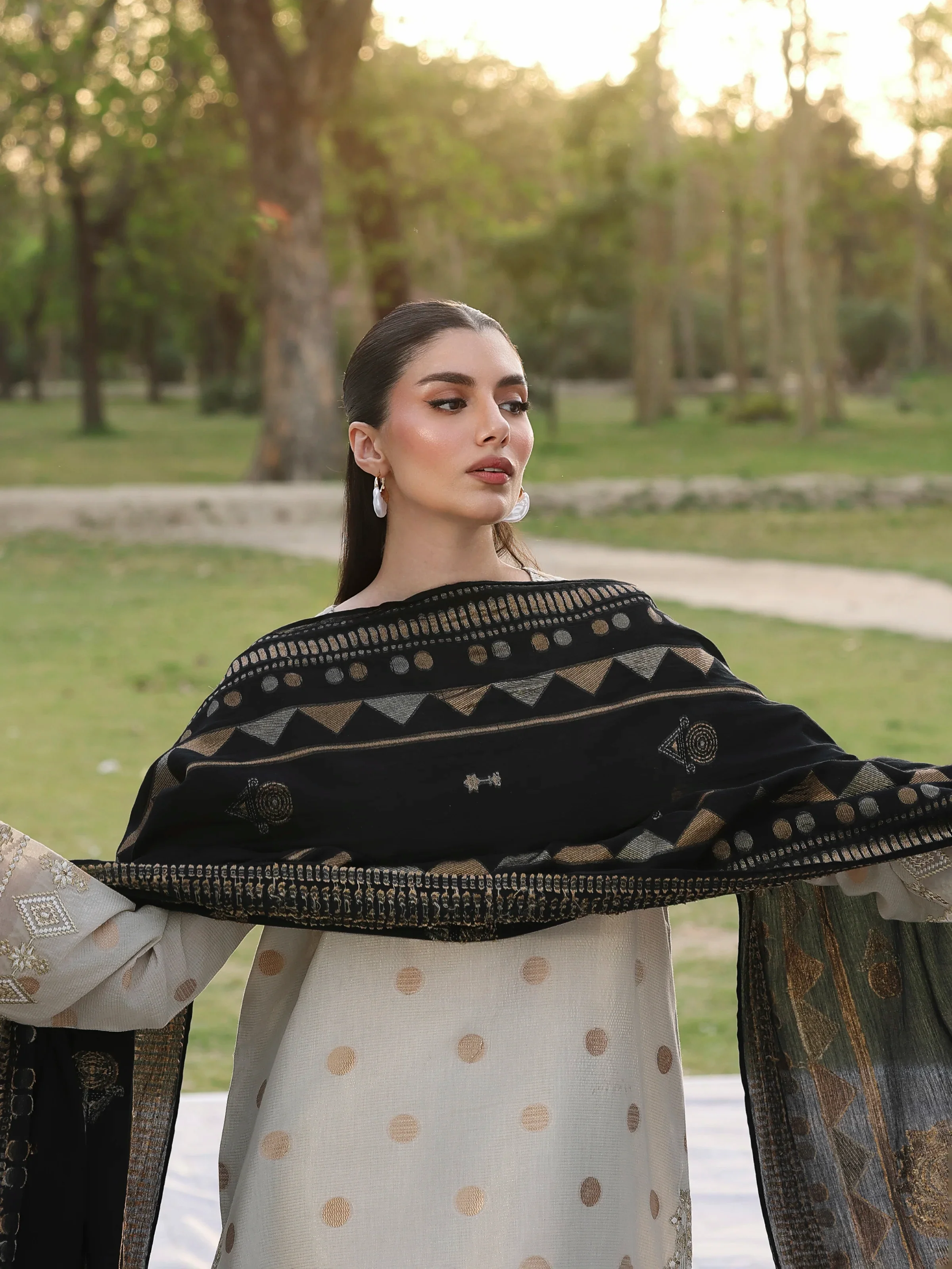 Unstitched Embroidered Jacquard Suit - EWU6V3-33464-3P - Image 3