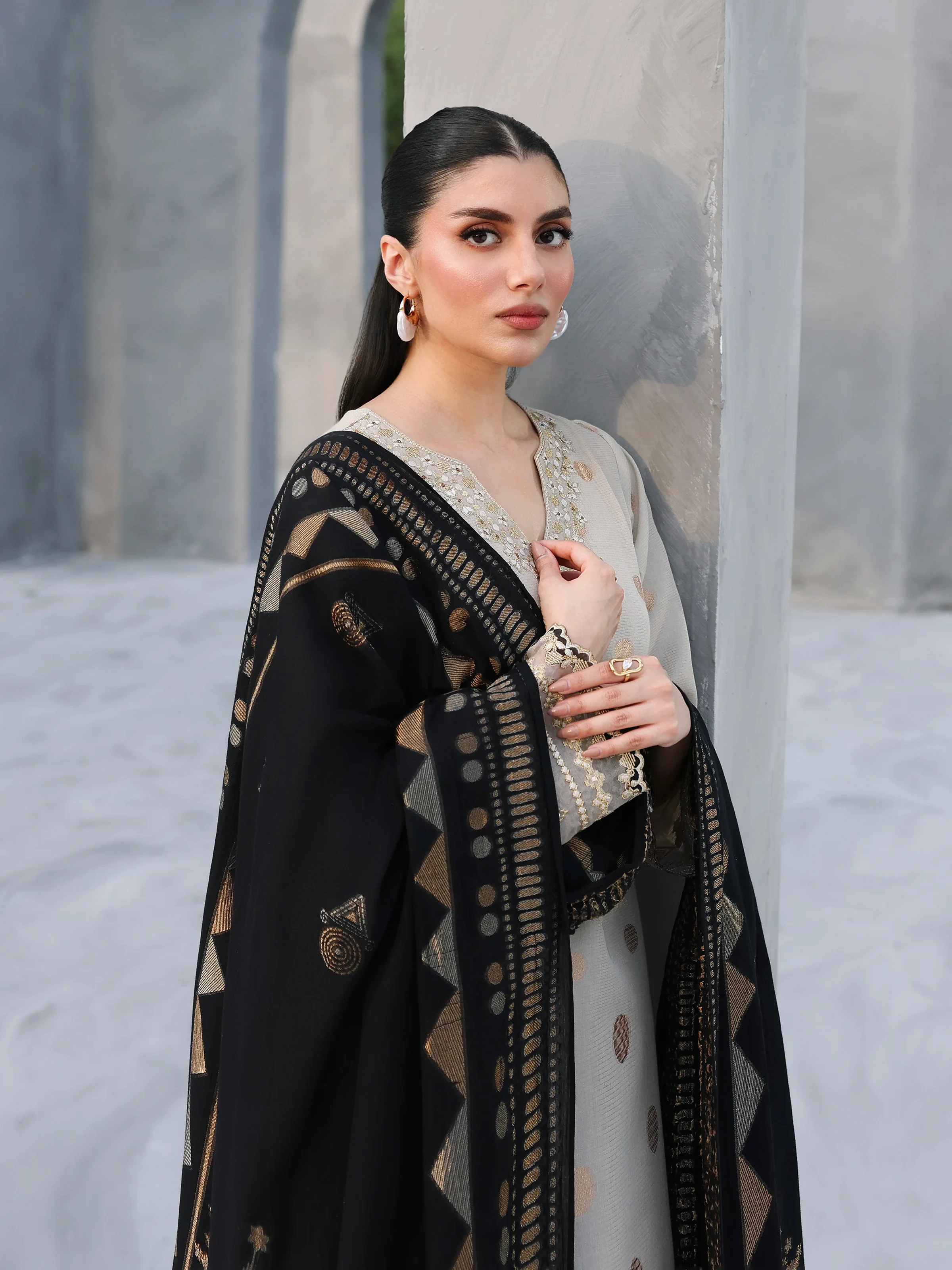 Unstitched Embroidered Jacquard Suit - EWU6V3-33464-3P - Image 4