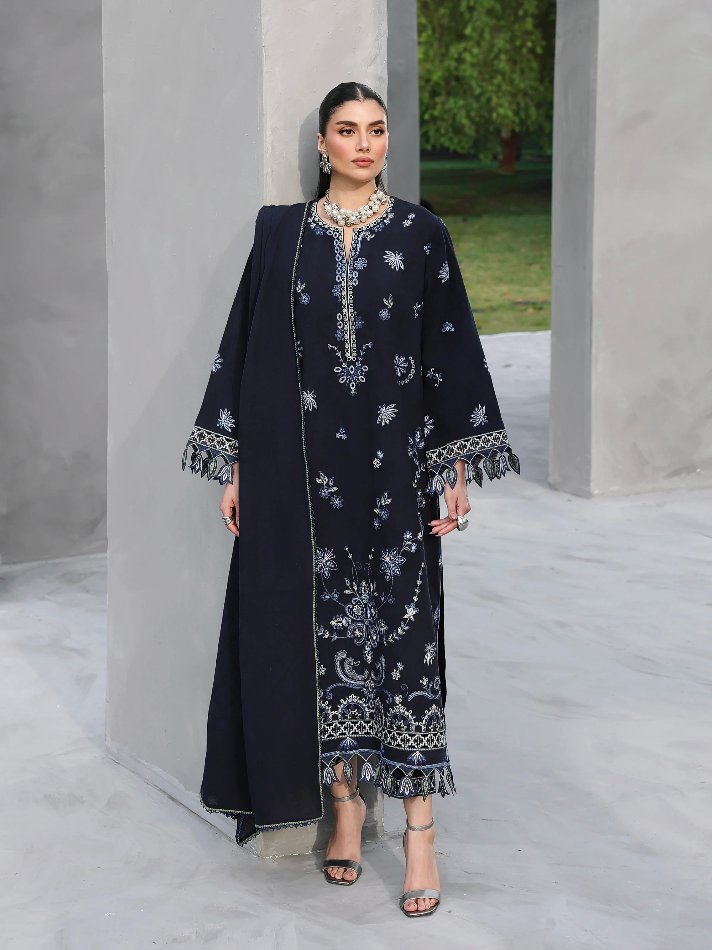 Unstitched Embroidered Jacquard Suit - EWU6V3-33468-3P - Image 4