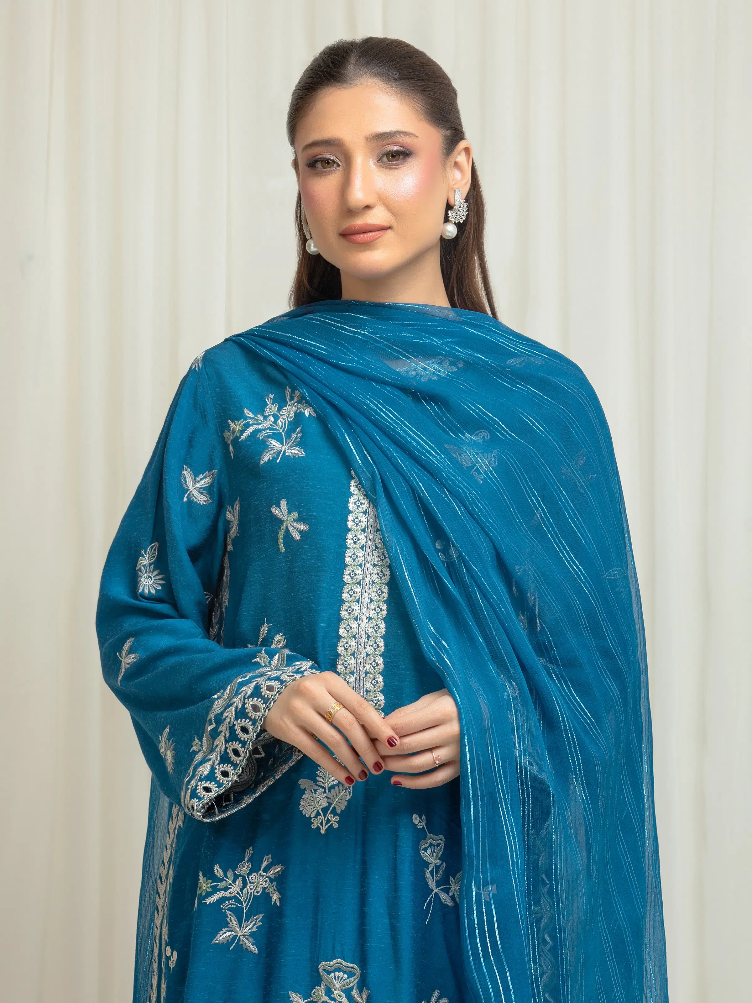 Unstitched Embroidered Karandi Suit - EWU6V22-32093-3P - Image 2