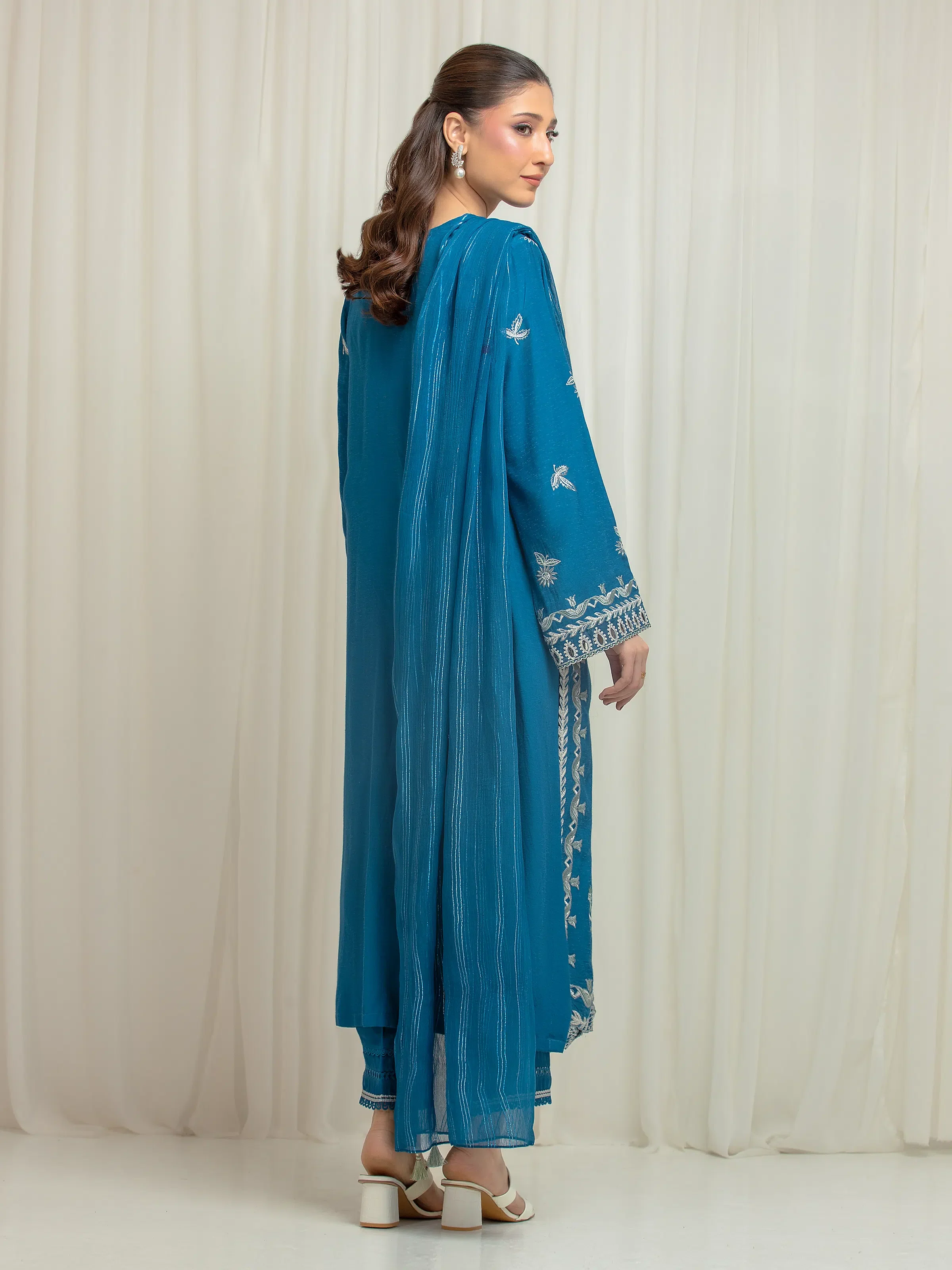 Unstitched Embroidered Karandi Suit - EWU6V22-32093-3P - Image 6
