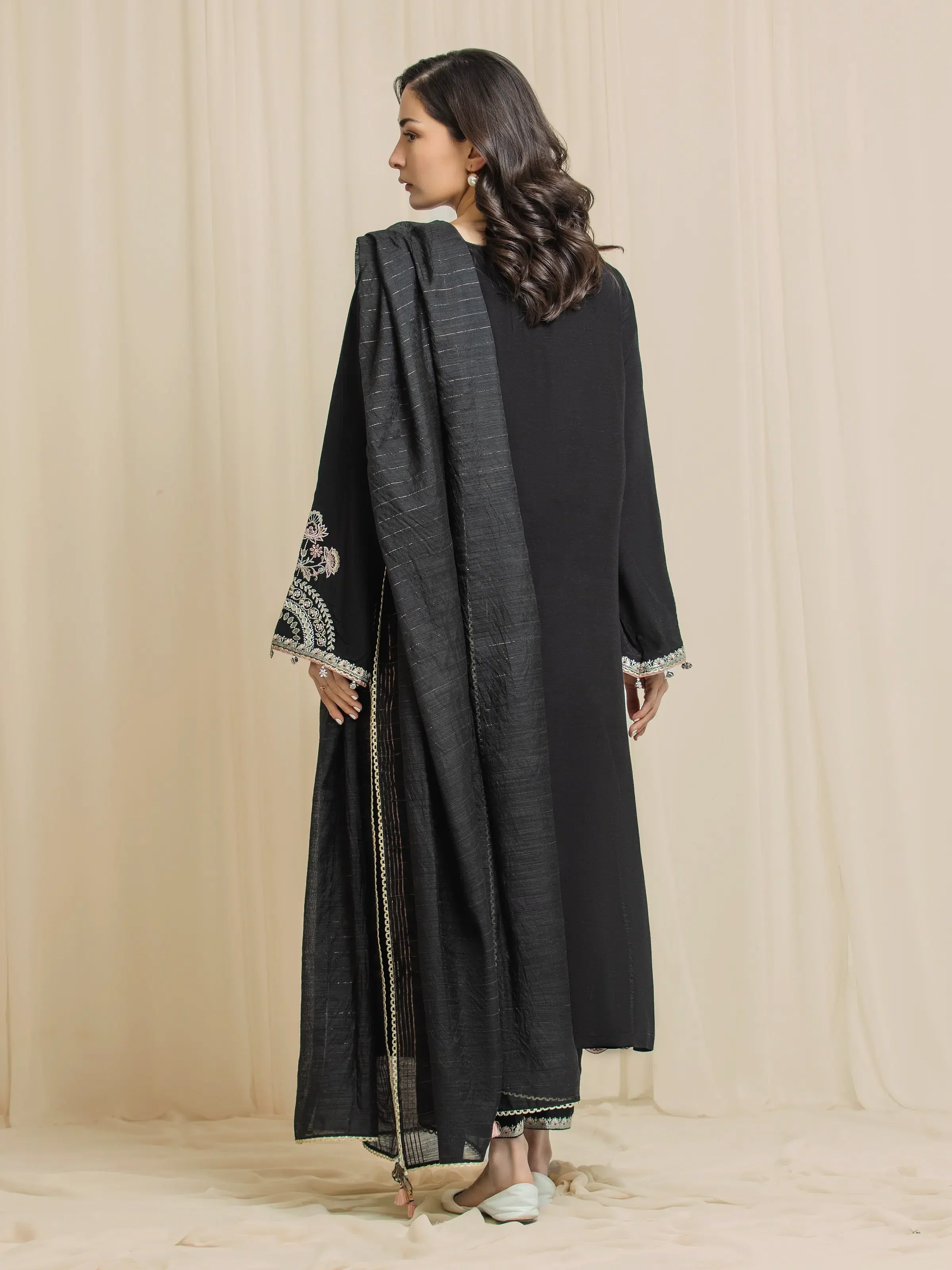 Unstitched Embroidered Karandi Suit - EWU6V22-32094-3P - Image 6