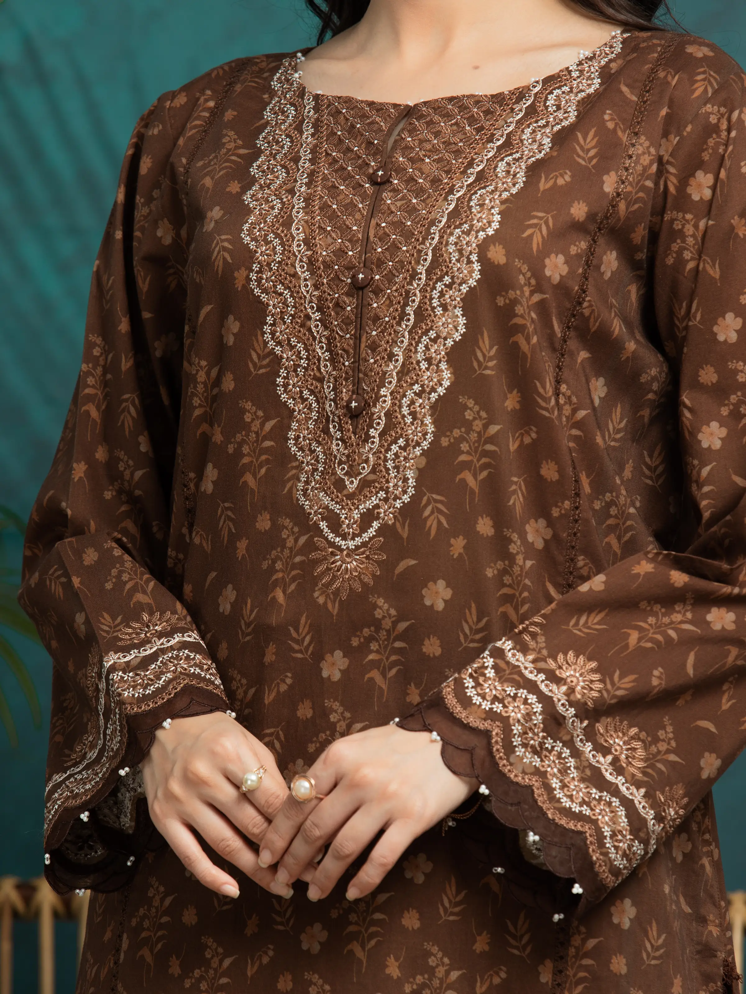Unstitched Embroidered Khaddar Suit - EWU24V12-30190-3P - Image 3