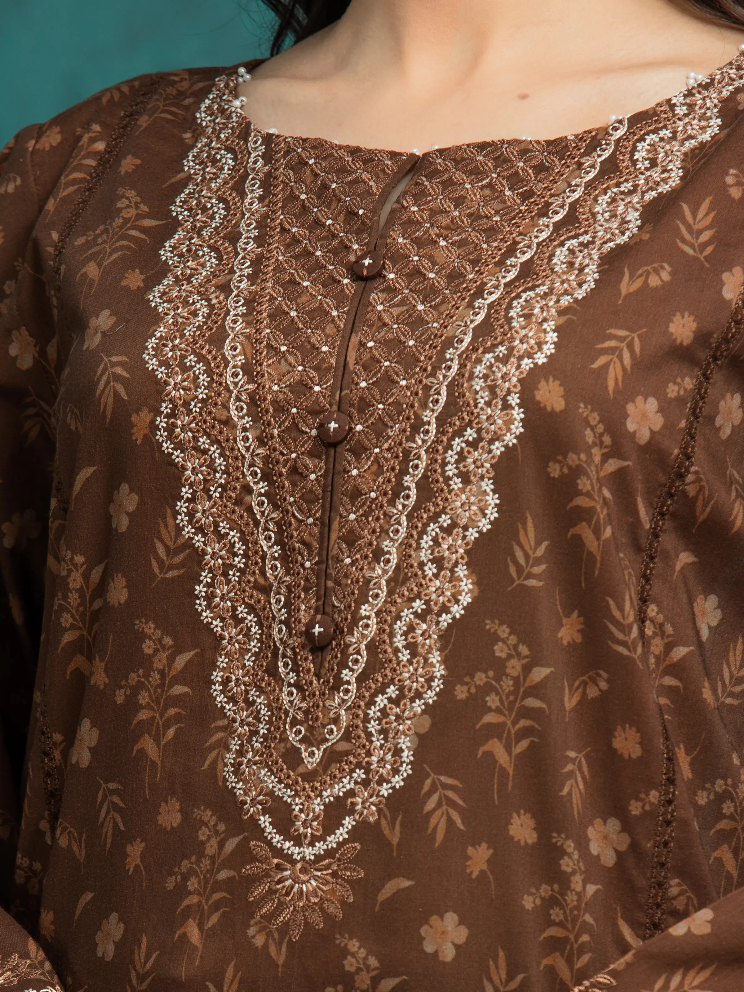 Unstitched Embroidered Khaddar Suit - EWU24V12-30190-3P - Image 4