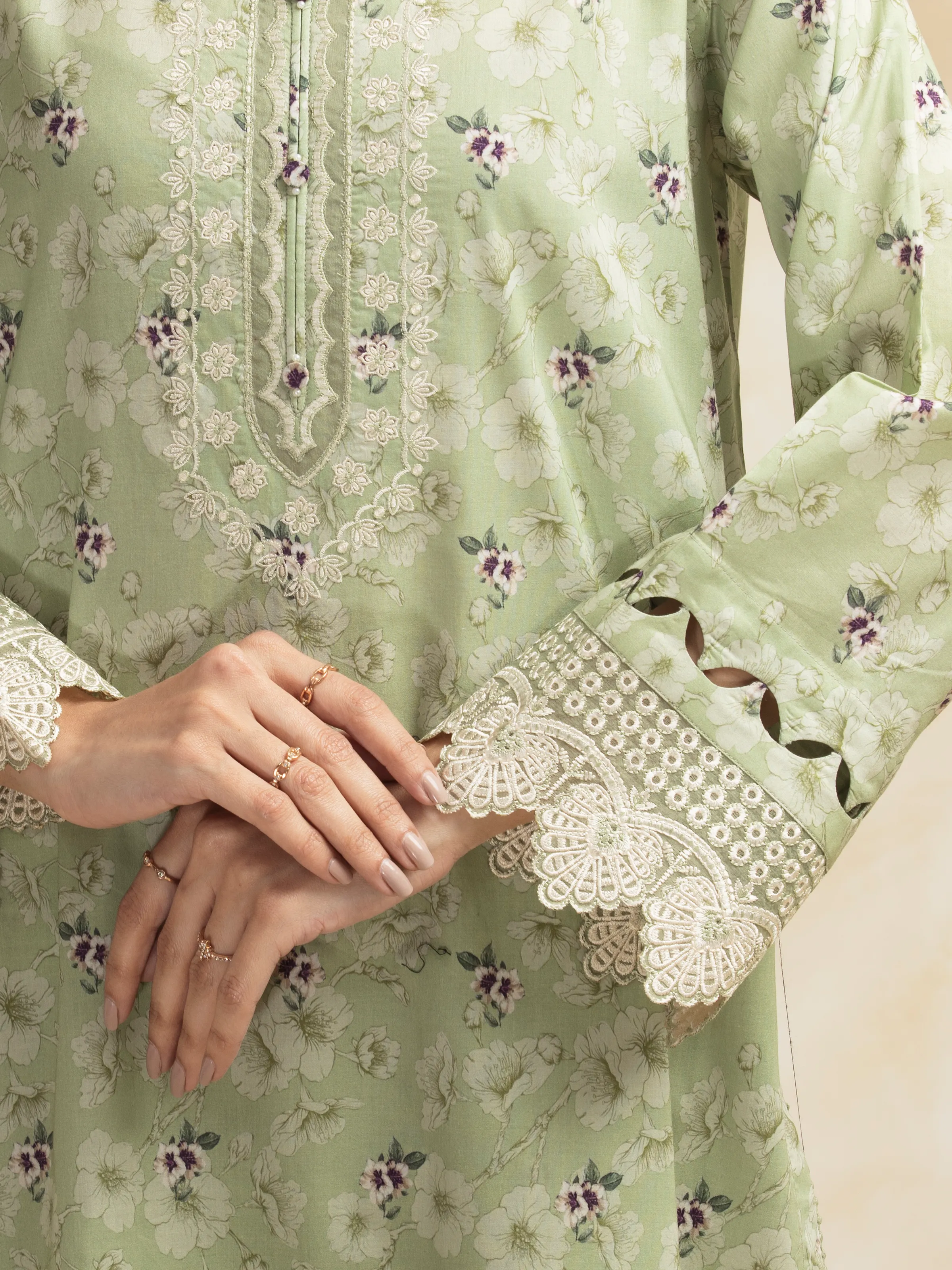 Unstitched Embroidered Lawn Suit - EWU5V1-31094-3P - Image 4