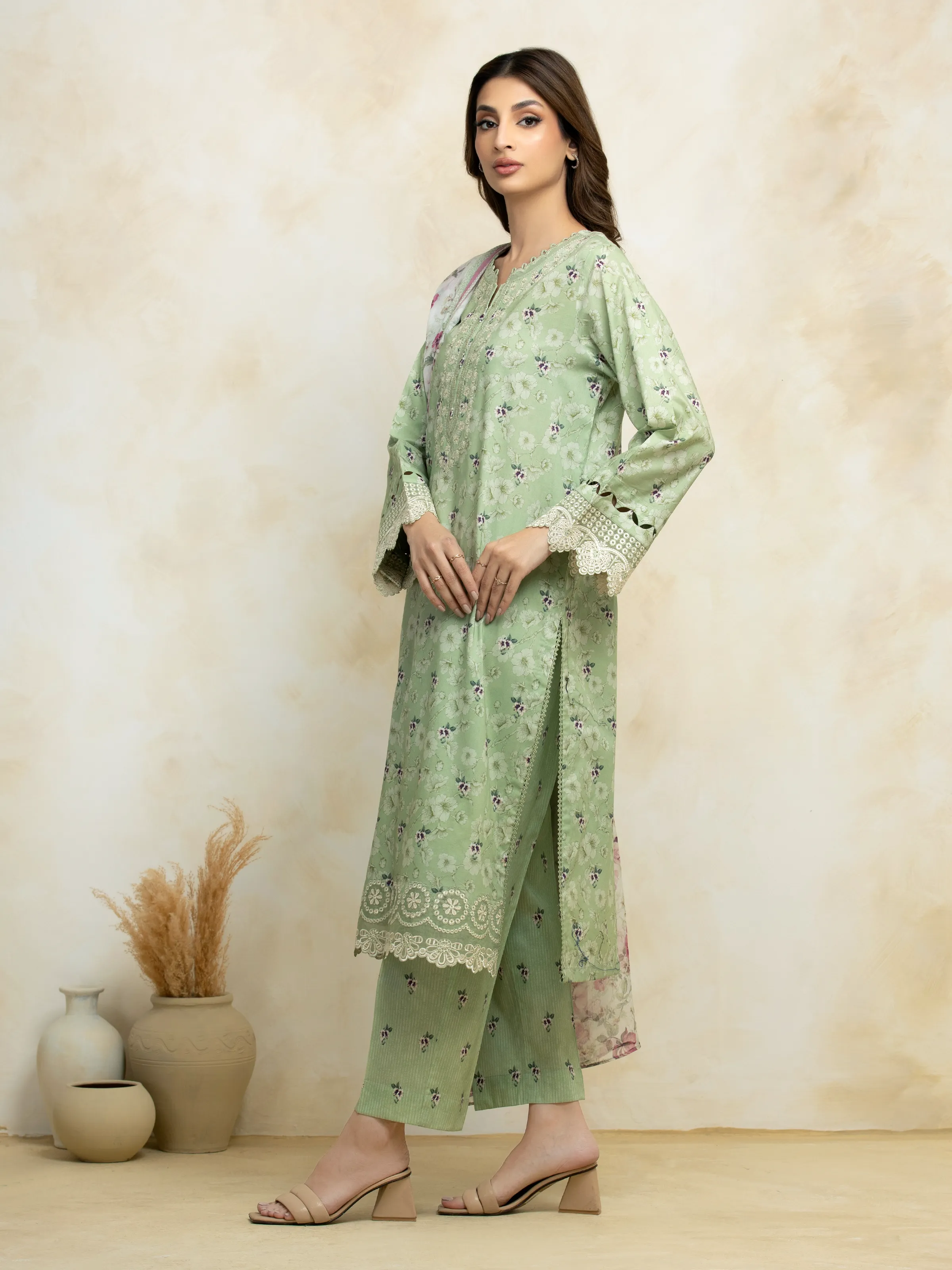Unstitched Embroidered Lawn Suit - EWU5V1-31094-3P - Image 5