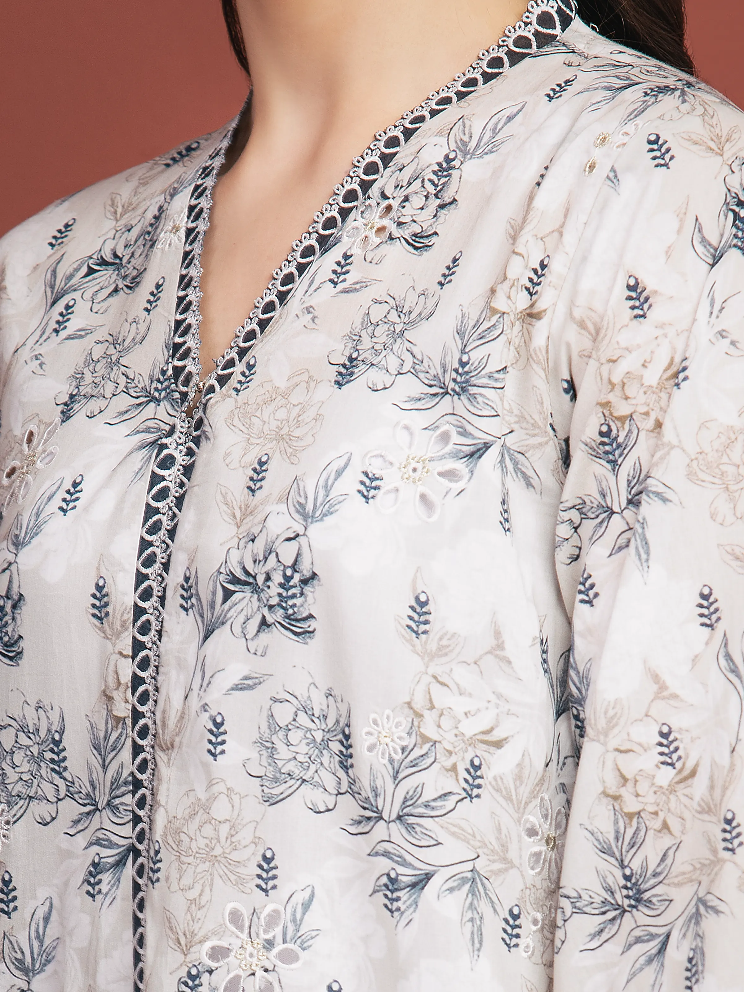 Unstitched Embroidered Lawn Suit - EWU5V1-31484-3P - Image 3