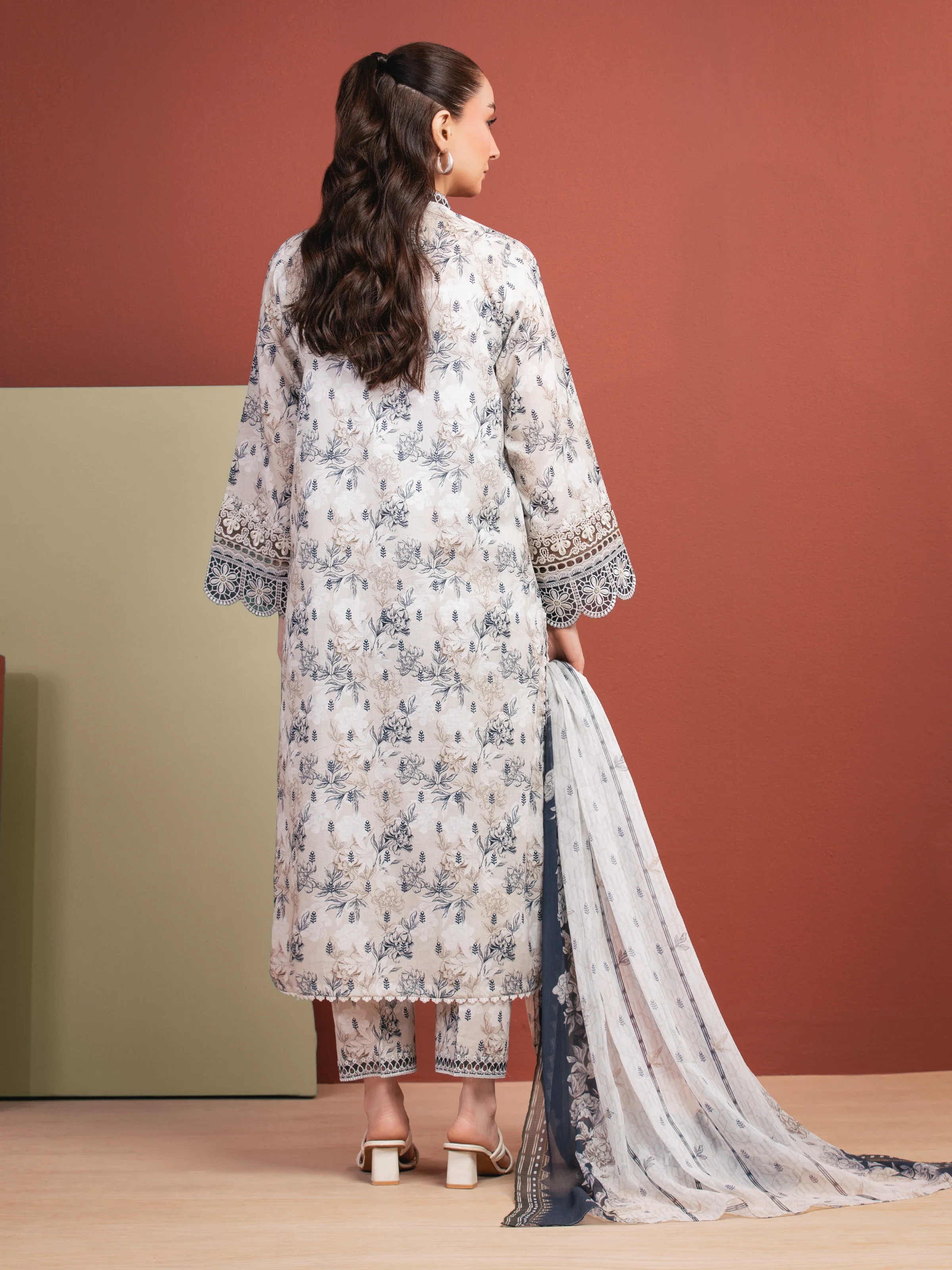 Unstitched Embroidered Lawn Suit - EWU5V1-31484-3P - Image 5