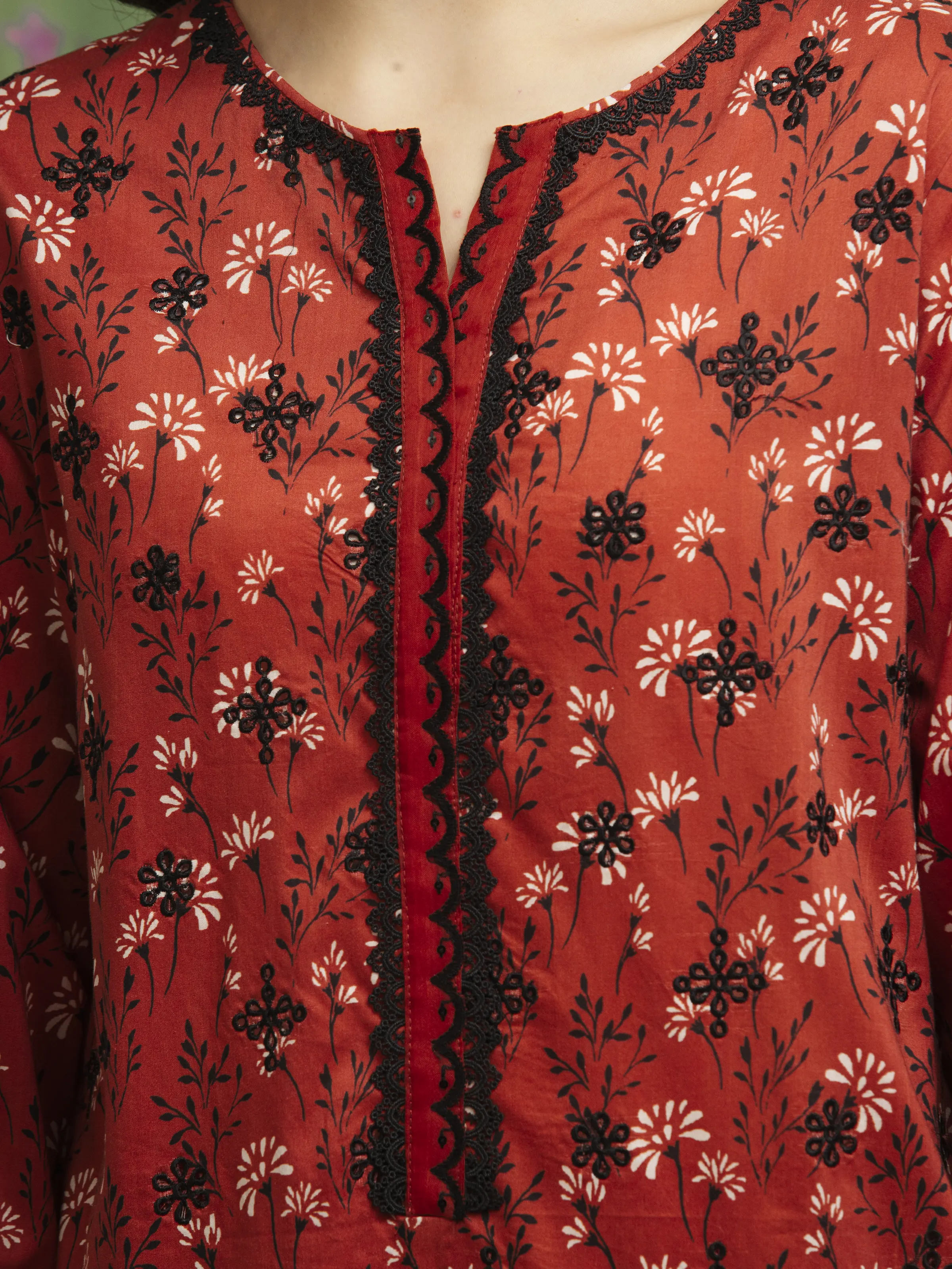 Unstitched  Embroidered Lawn Shirt Trouser - EWU5V1-31402ST - Image 4