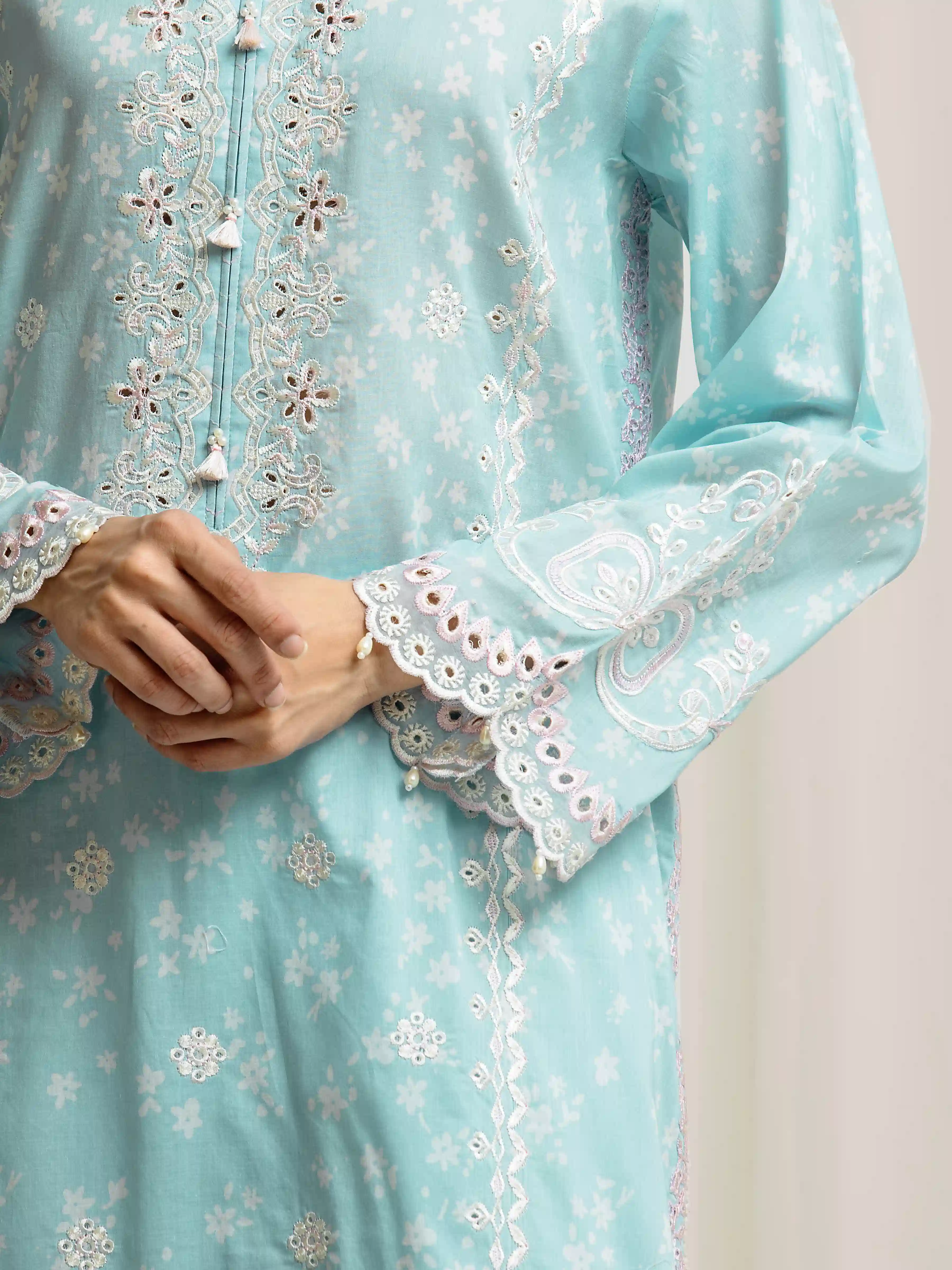 Unstitched Embroidered Lawn Suit - EWU6V1-33000-3P - Image 3