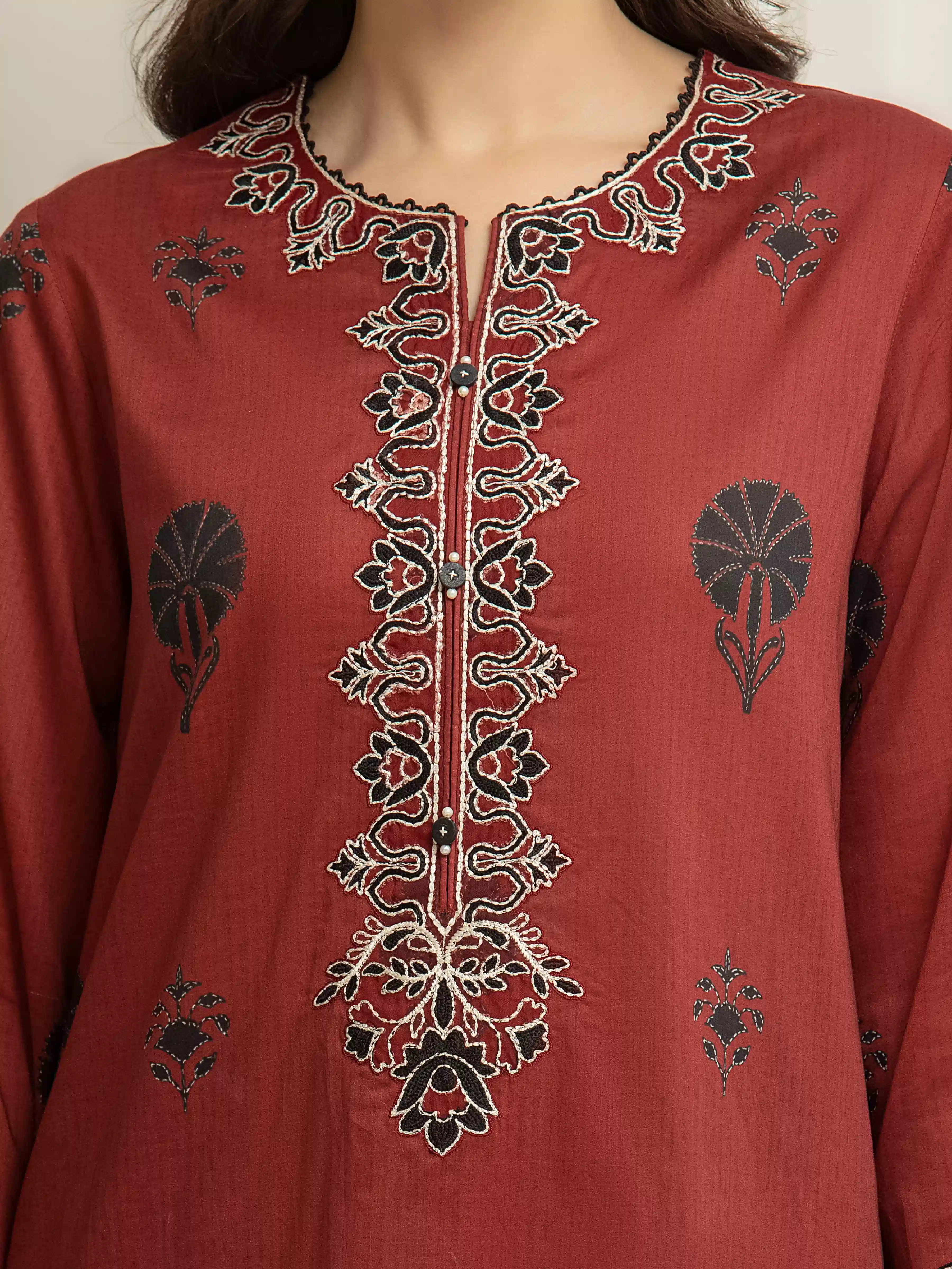 Unstitched Embroidered Lawn Suit - EWU6V1-33001-3P - Image 4