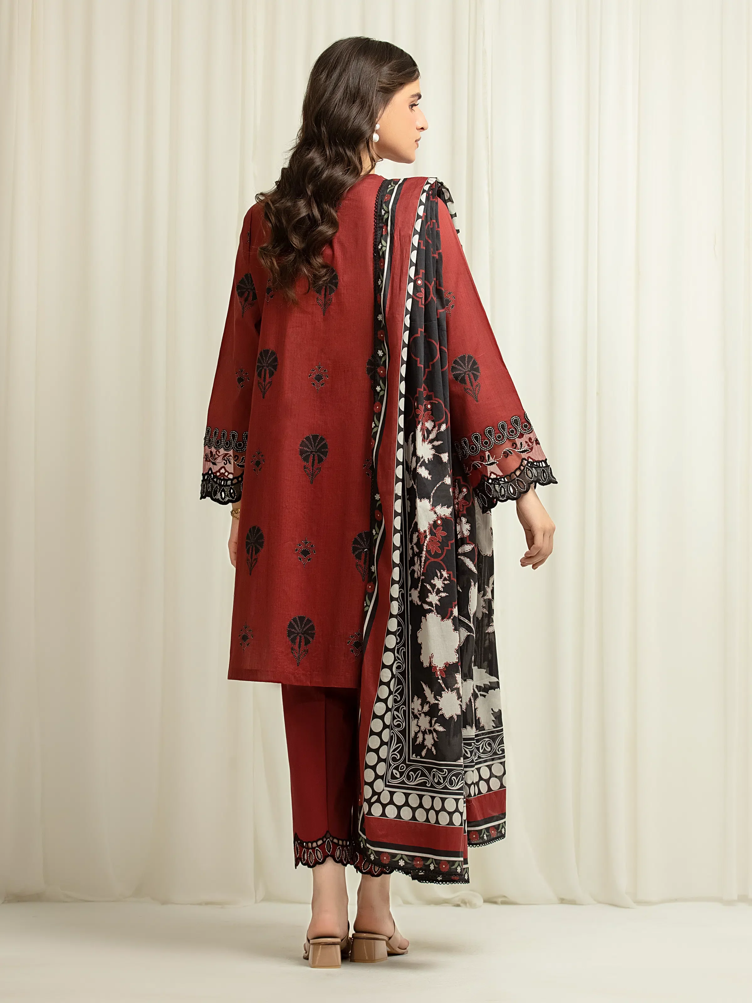 Unstitched Embroidered Lawn Suit - EWU6V1-33001-3P - Image 6