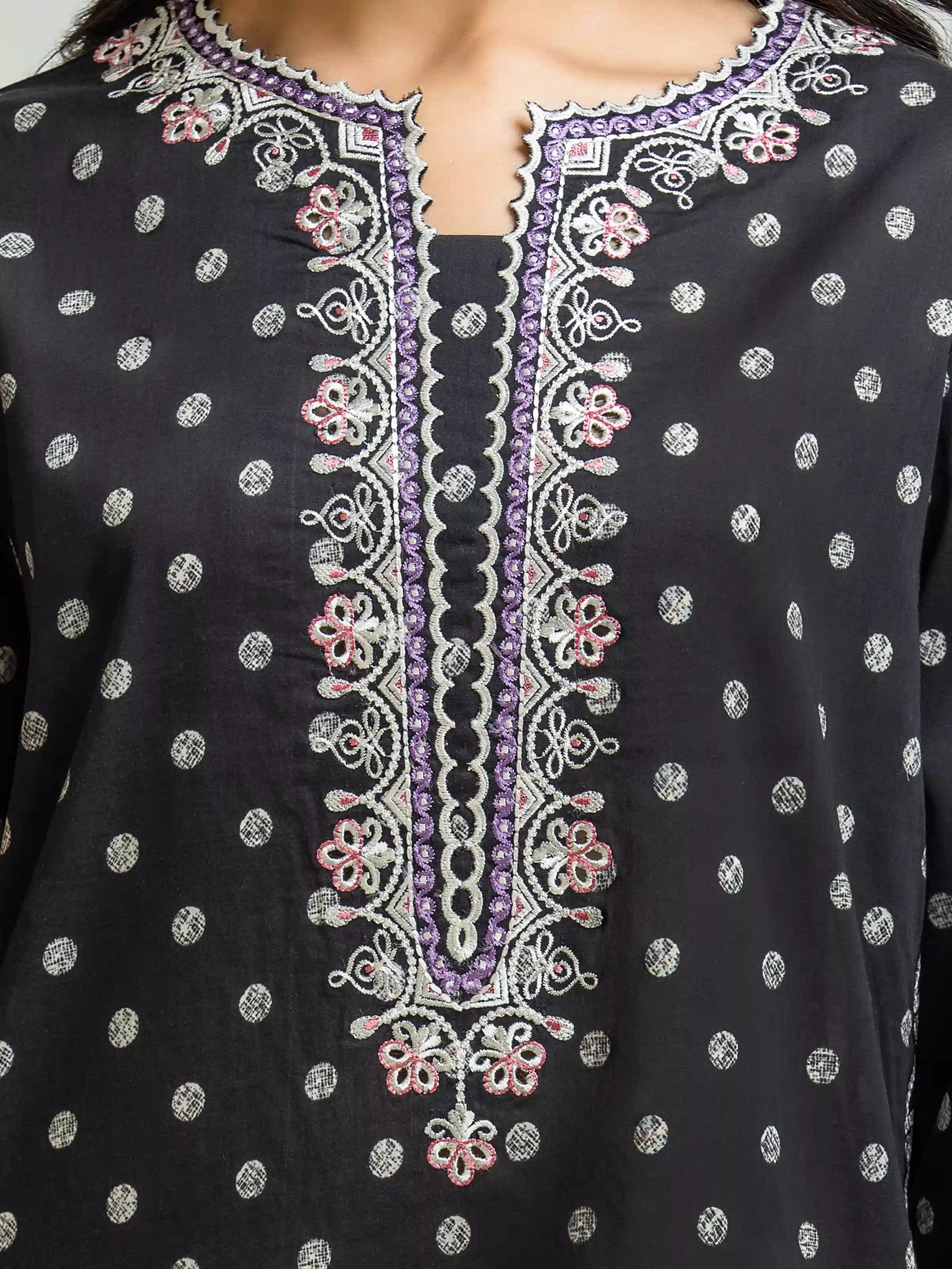 Unstitched Embroidered Lawn Suit - EWU6V1-33002-3P - Image 3
