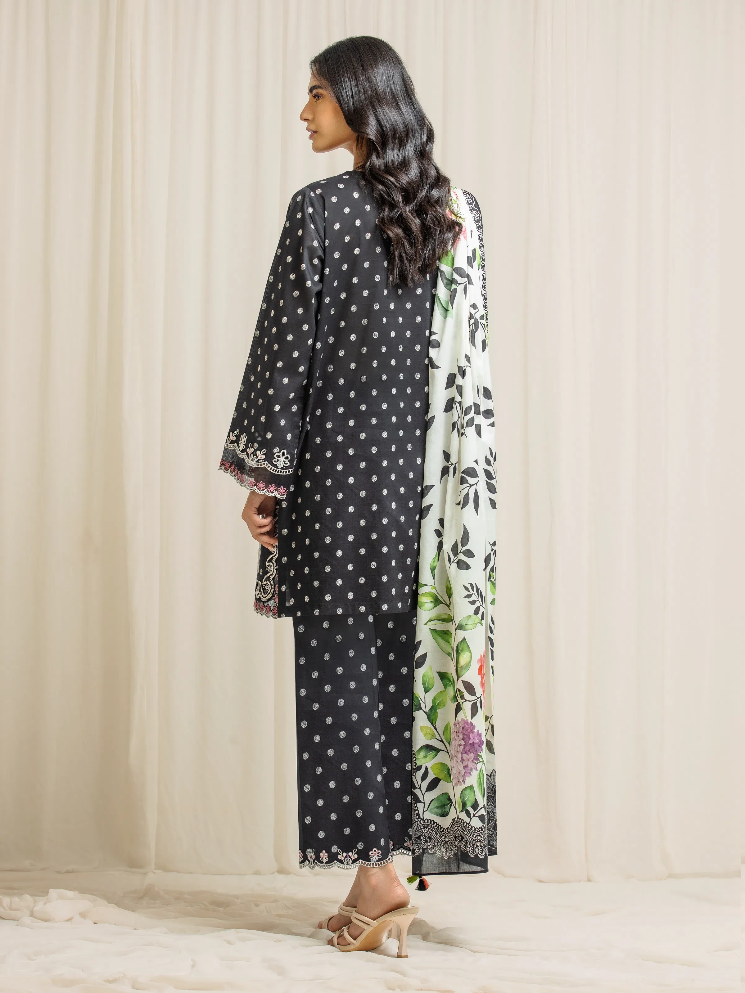 Unstitched Embroidered Lawn Suit - EWU6V1-33002-3P - Image 6