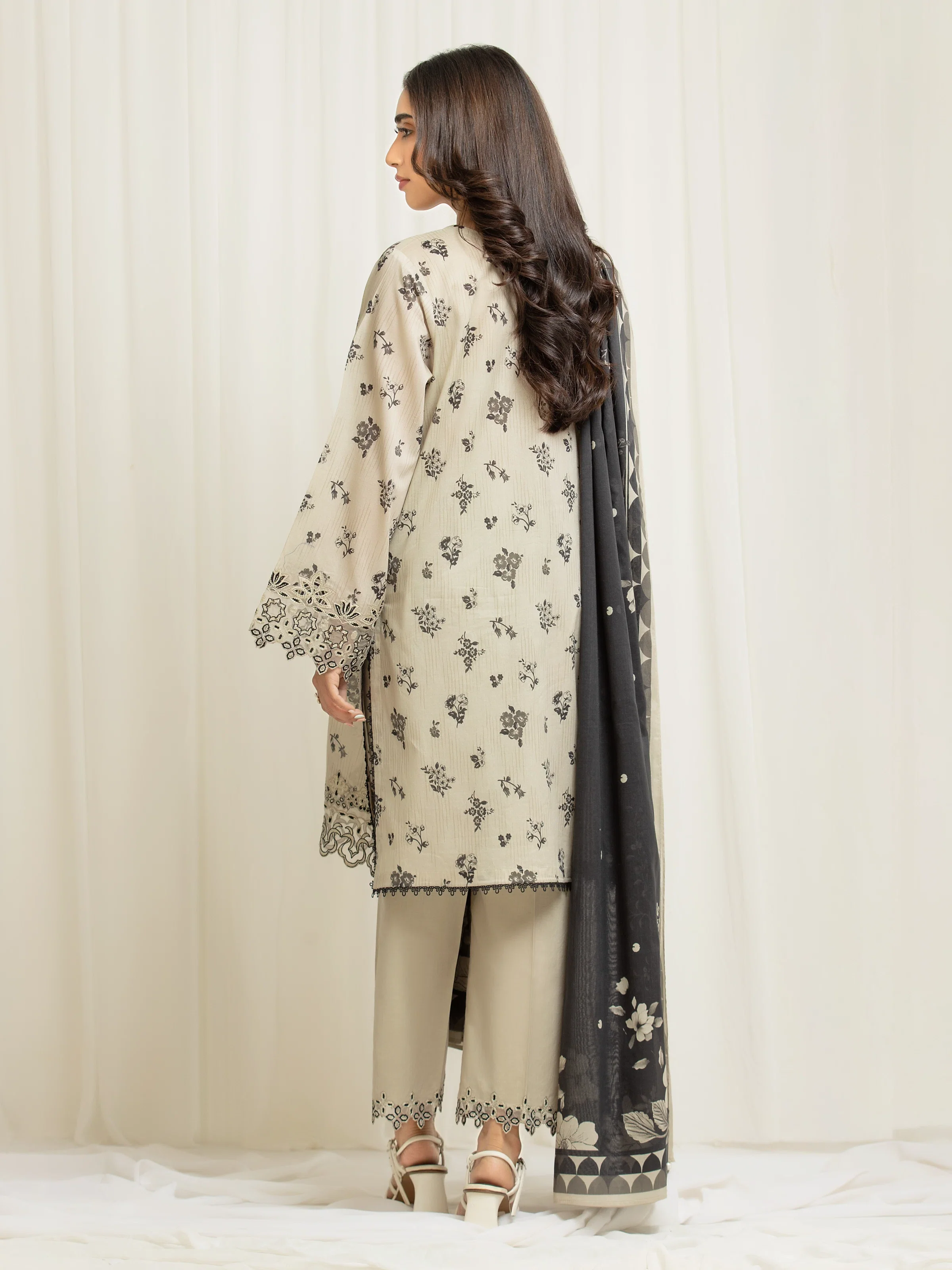Unstitched Embroidered Lawn Suit - EWU6V1-33003-3P - Image 6