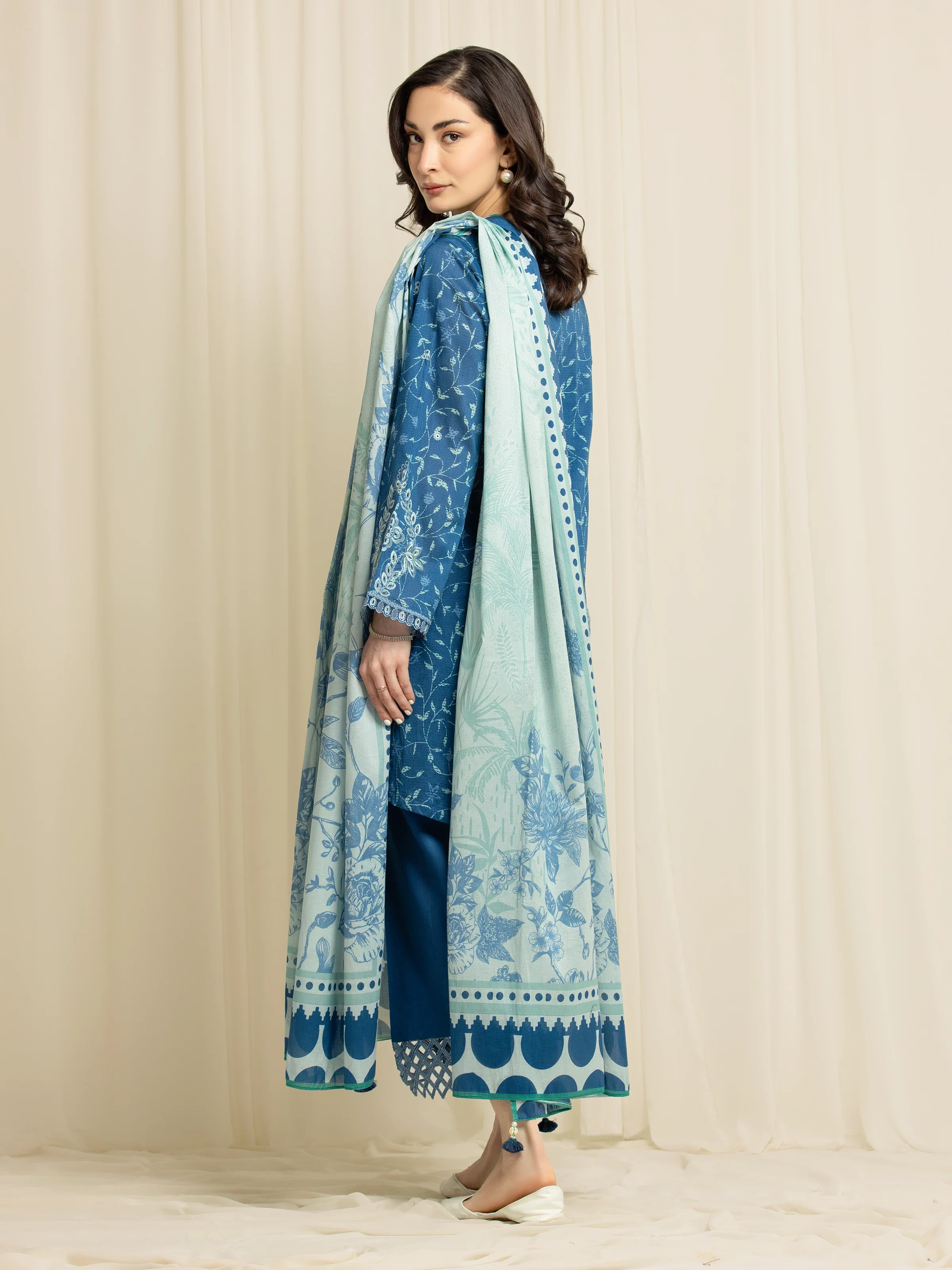 Unstitched Embroidered Lawn Suit - EWU6V1-33004-3P - Image 5