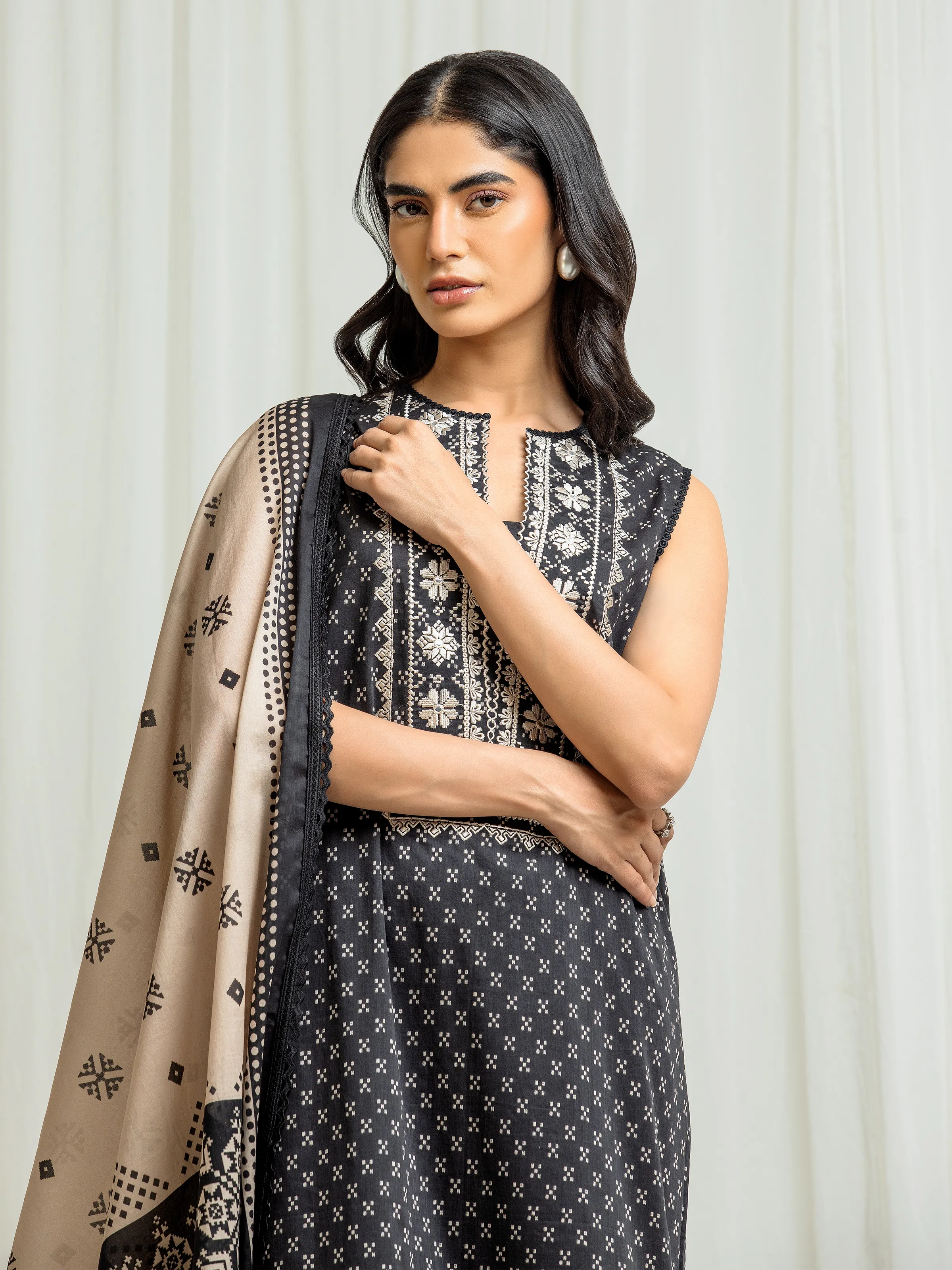 Unstitched Embroidered Lawn Suit - EWU6V1-33006-3P - Image 2