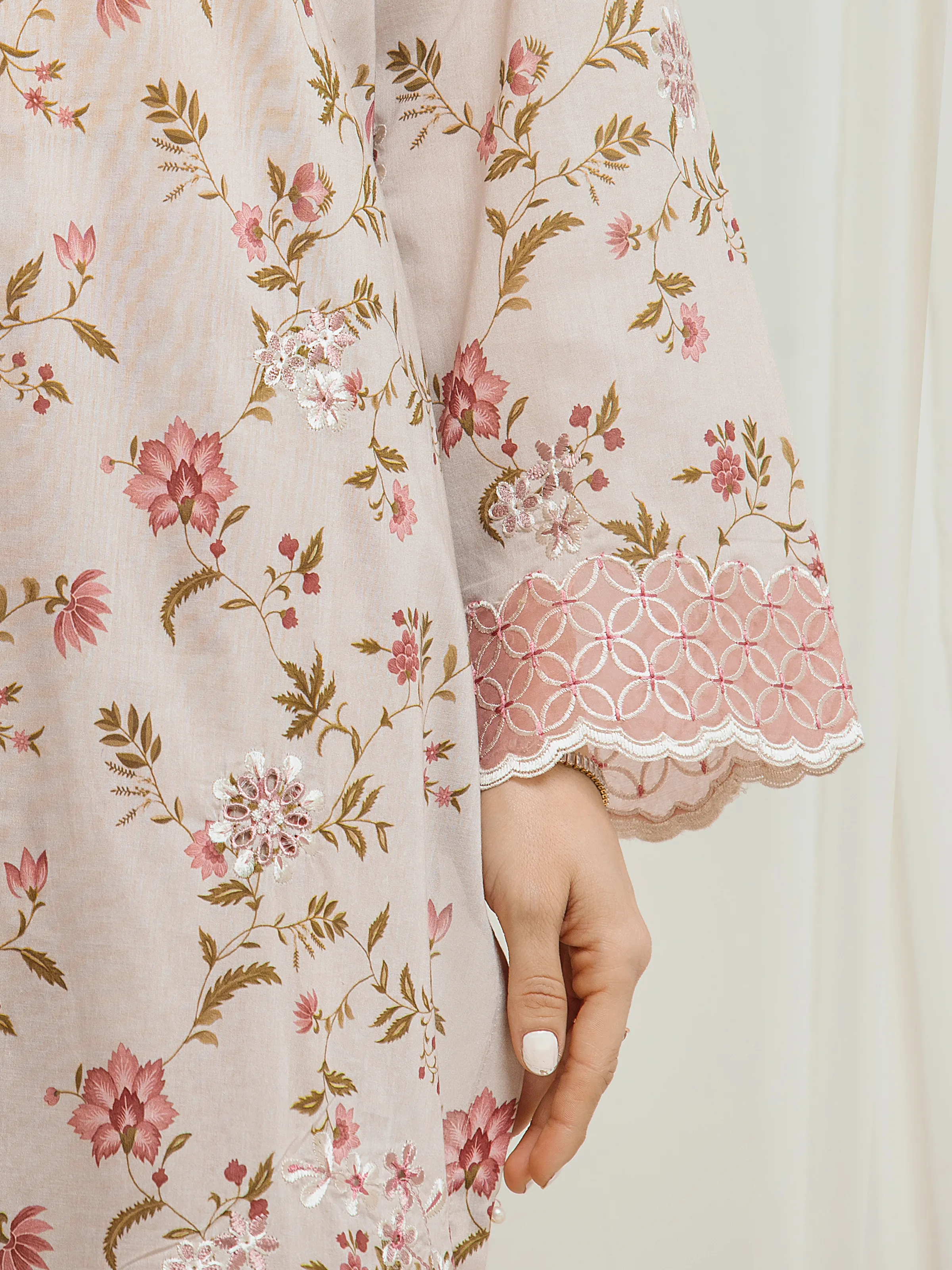 Unstitched Embroidered Lawn Suit - EWU6V1-33009-3P - Image 4