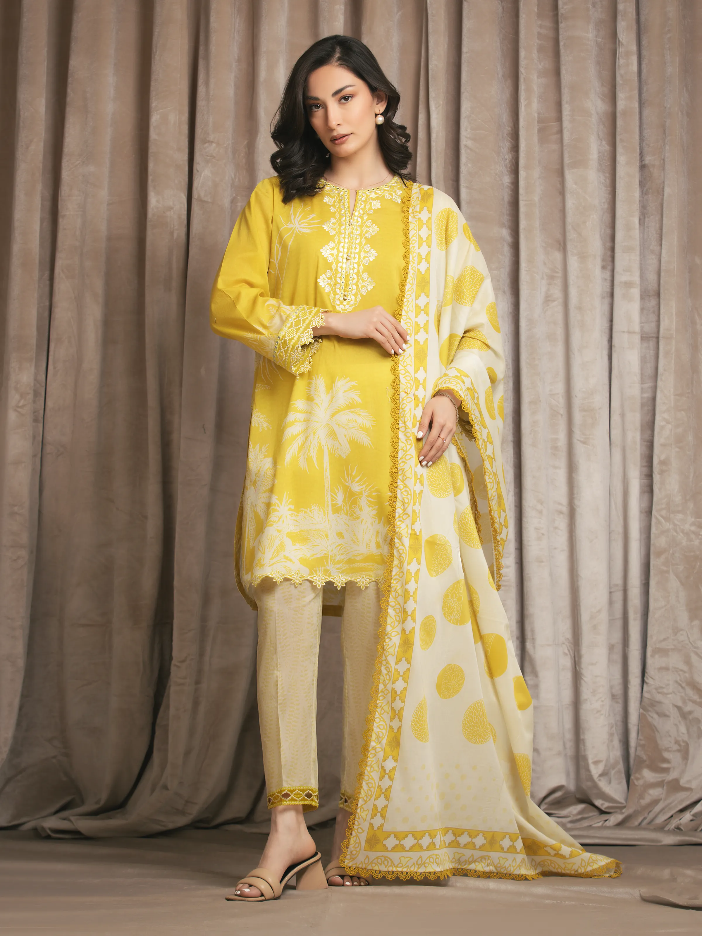 Unstitched Embroidered Lawn Suit - EWU6V1-33011-3P