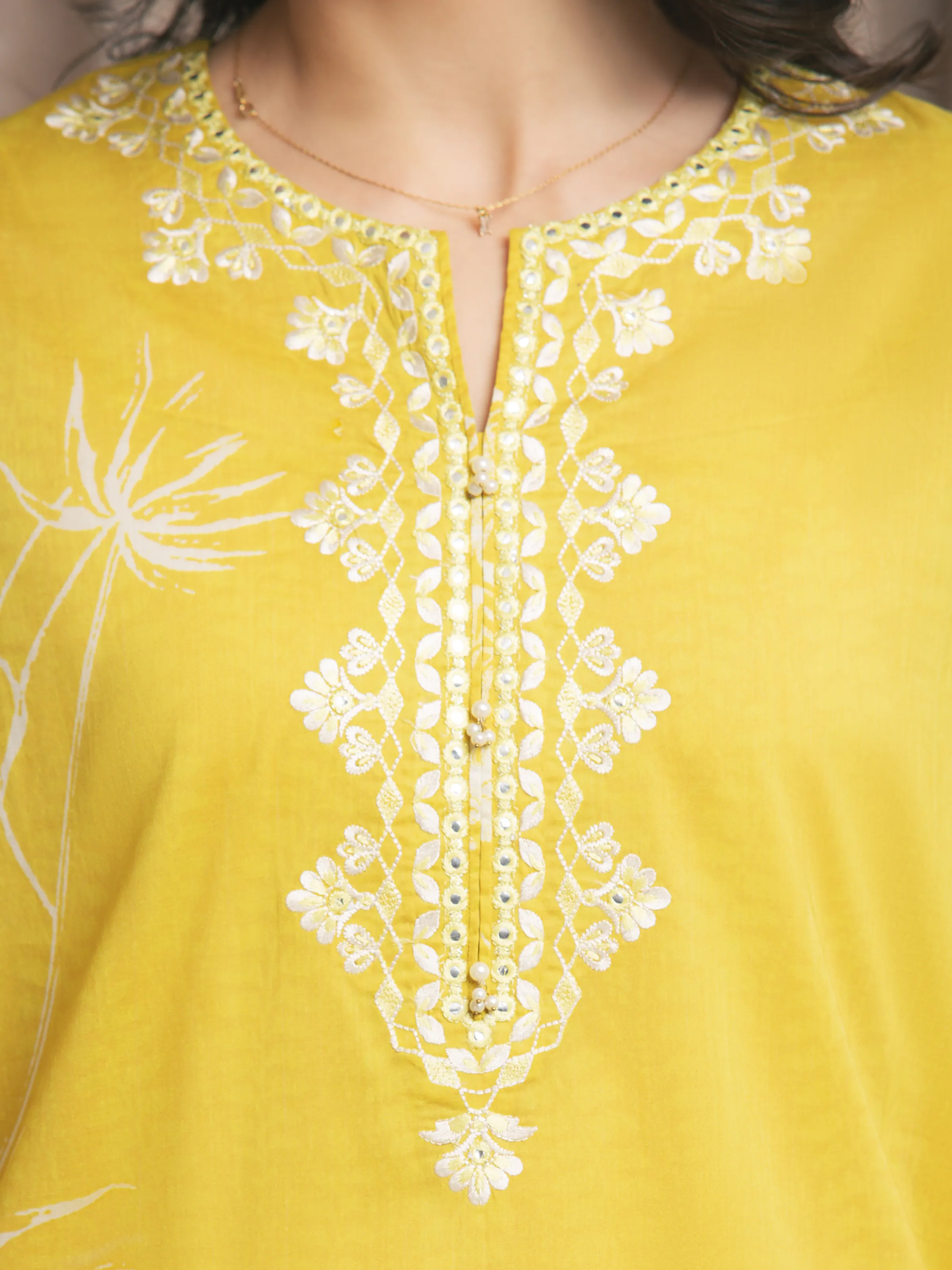 Unstitched Embroidered Lawn Suit - EWU6V1-33011-3P - Image 3