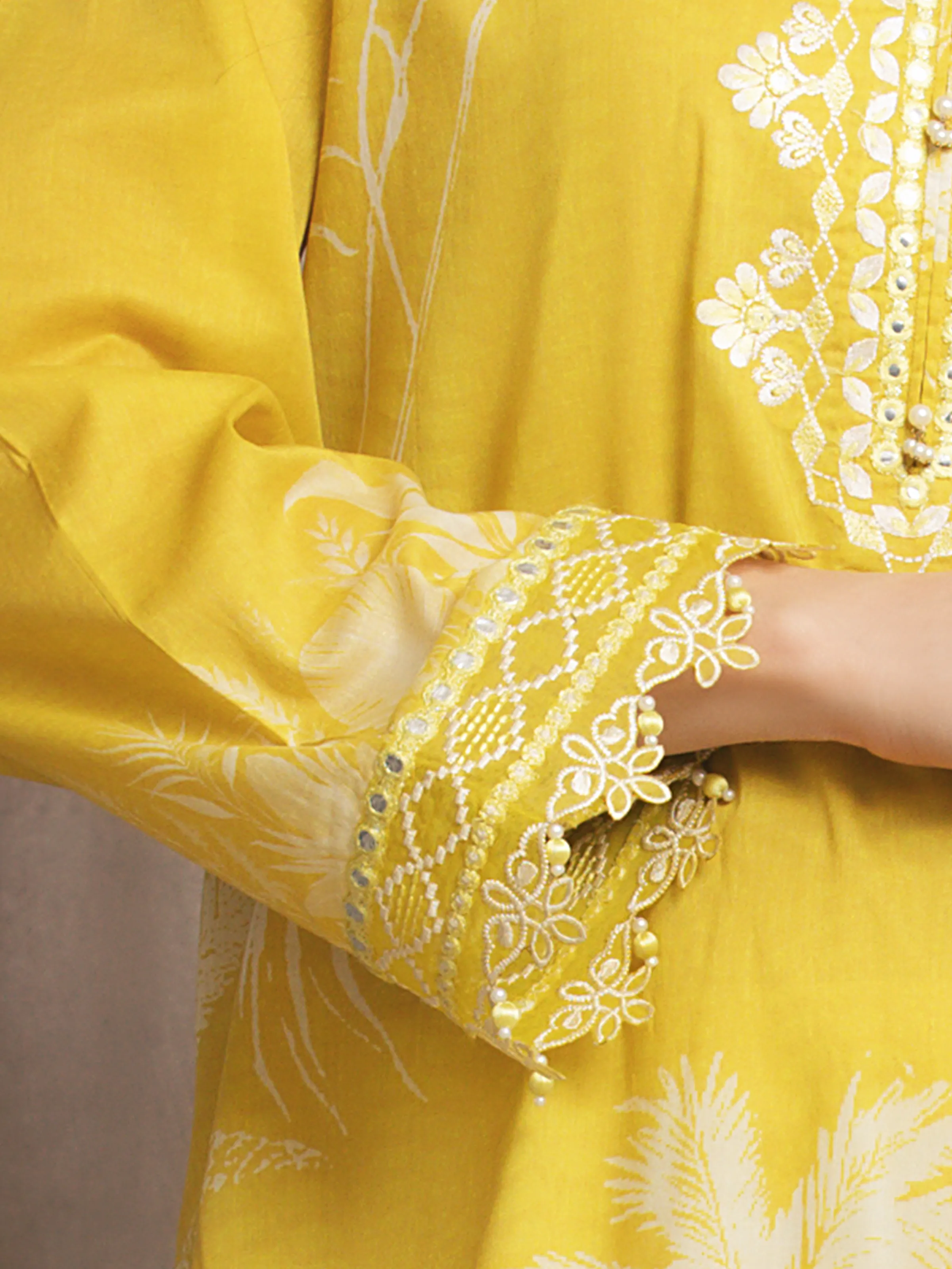 Unstitched Embroidered Lawn Suit - EWU6V1-33011-3P - Image 4